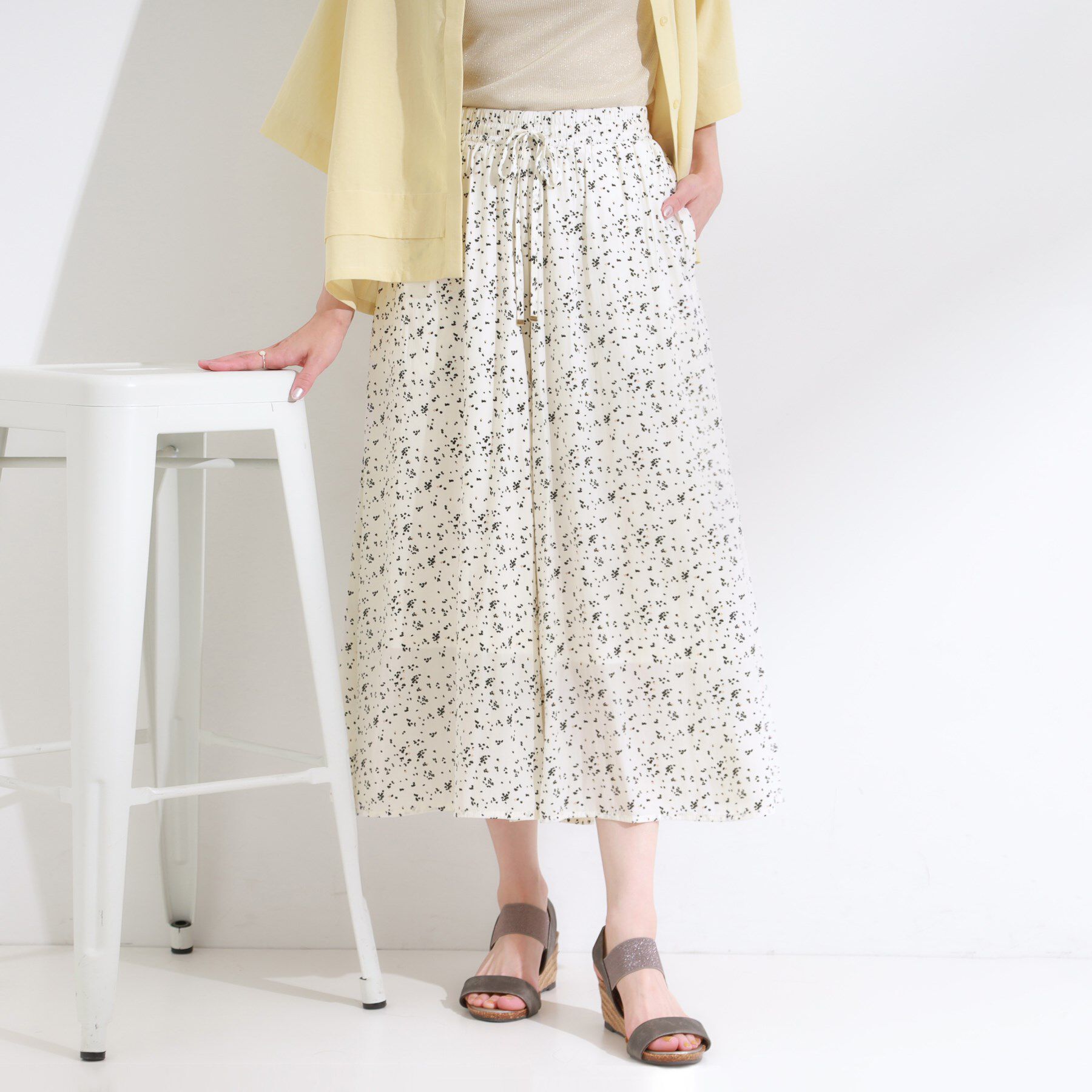 SHOO･LA･RUE「【S-LL/裏地ひんやり】スカート見えで上品に マットサテンスカーチョ」|その他|オフホワイト(703