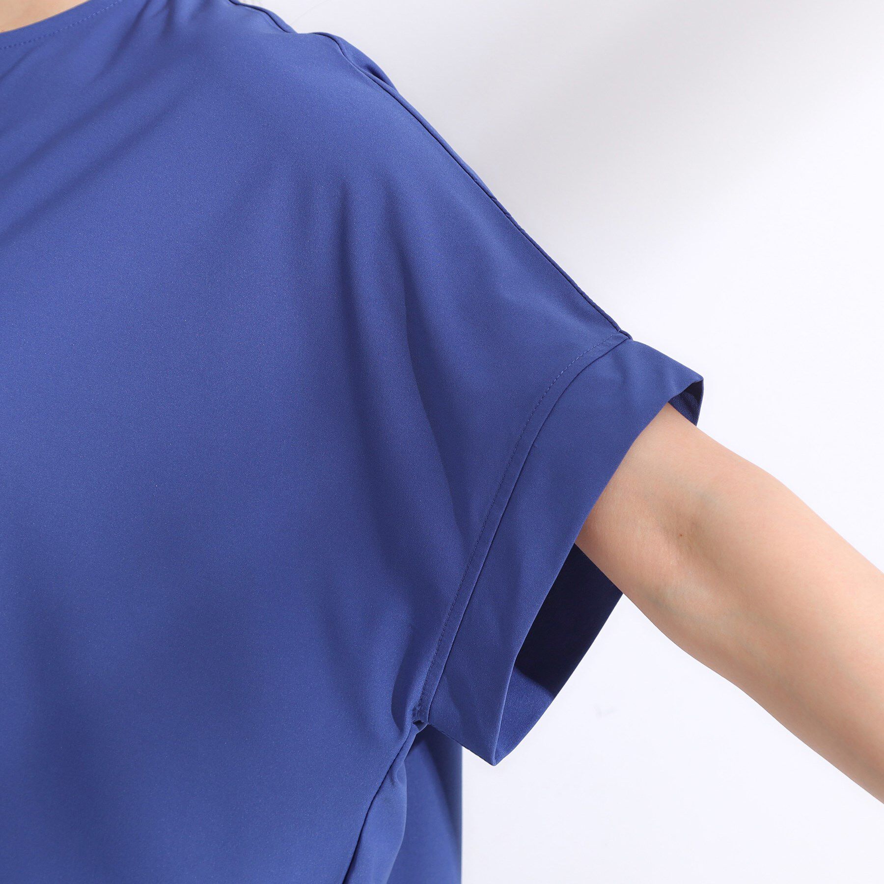 SHOO･LA･RUE「【S-LL】さらりとしたタッチが上品見え ワンボタンデザイン トップス」|Tシャツ・カットソー|