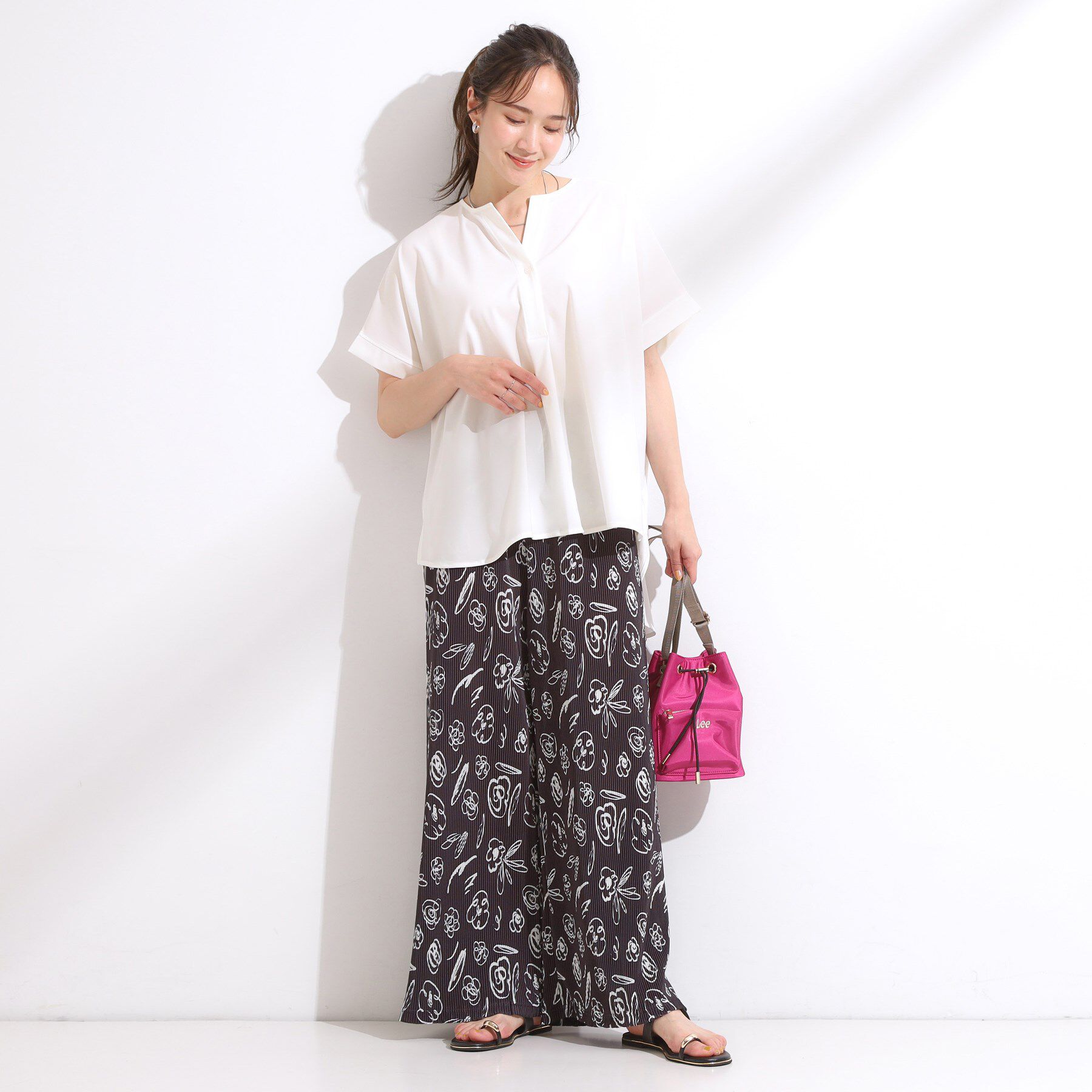 SHOO･LA･RUE「【S-LL】さらりとしたタッチが上品見え ワンボタンデザイン トップス」|Tシャツ・カットソー|