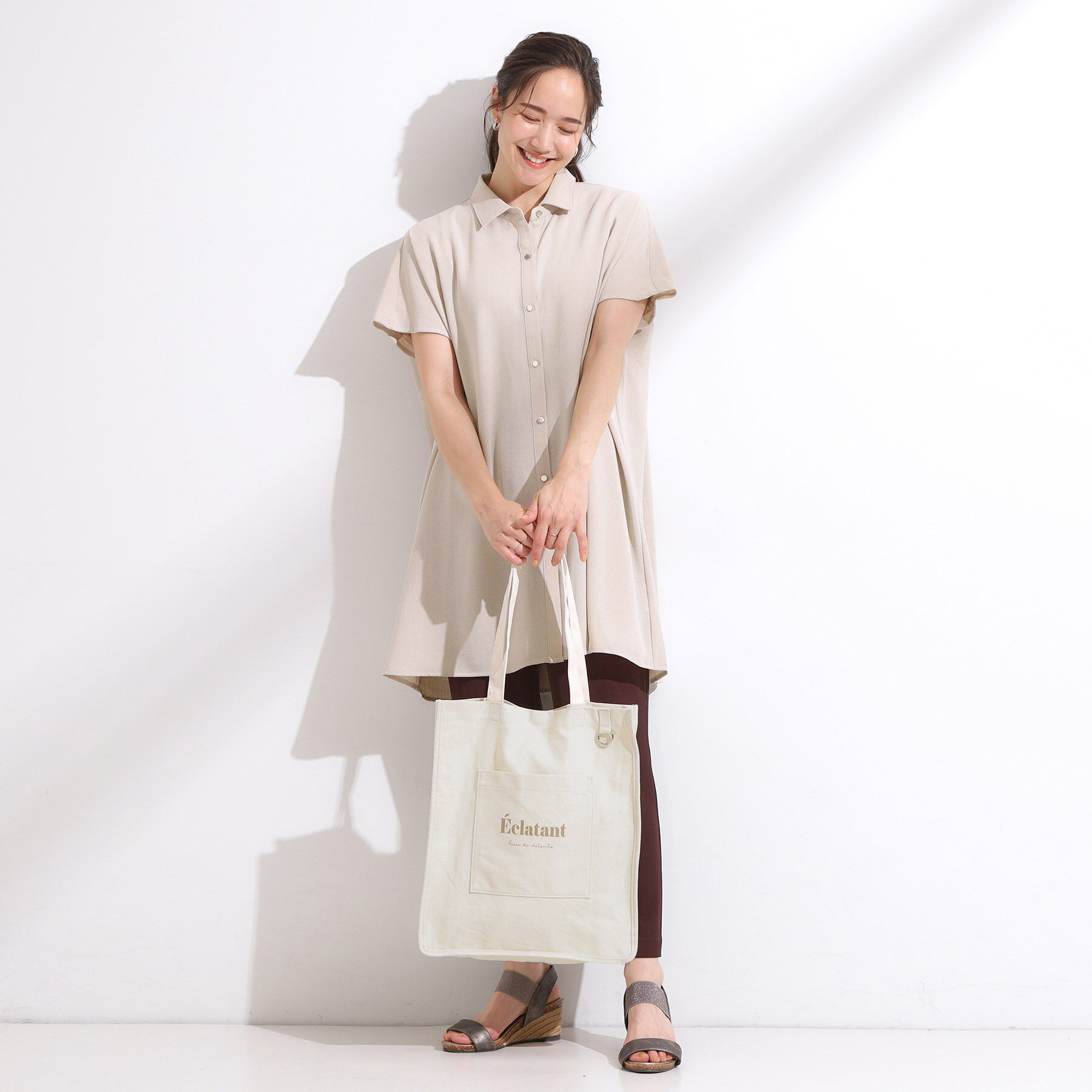 SHOO･LA･RUE「【ラッキーカラー/推し活にも】うちわも入るキャンバストートバッグ」|トートバッグ|