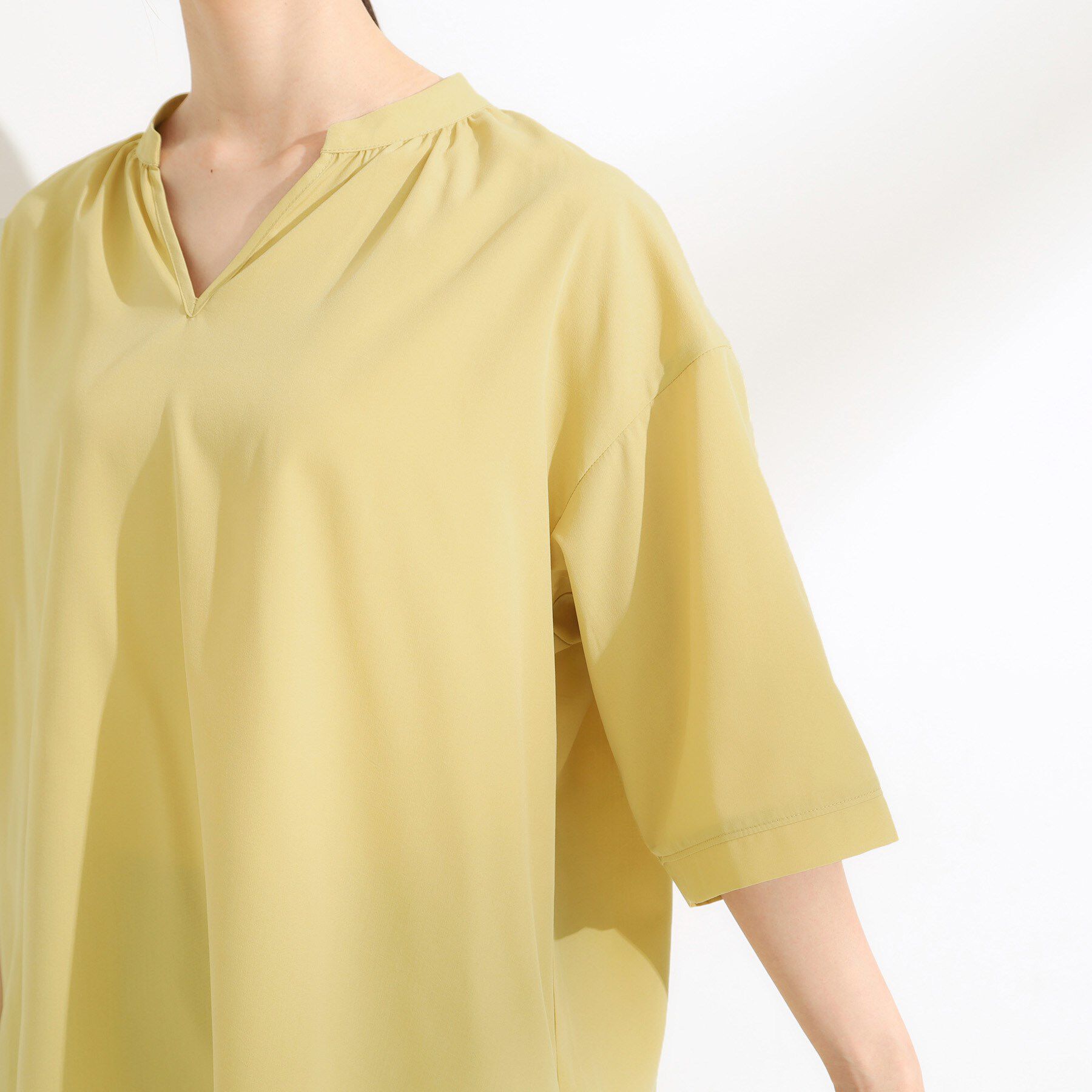 SHOO･LA･RUE「【S-LL/洗濯後しわになりにくい】バックギャザーがアクセント スッキパーブラウス」|シャツ・ブラウス|