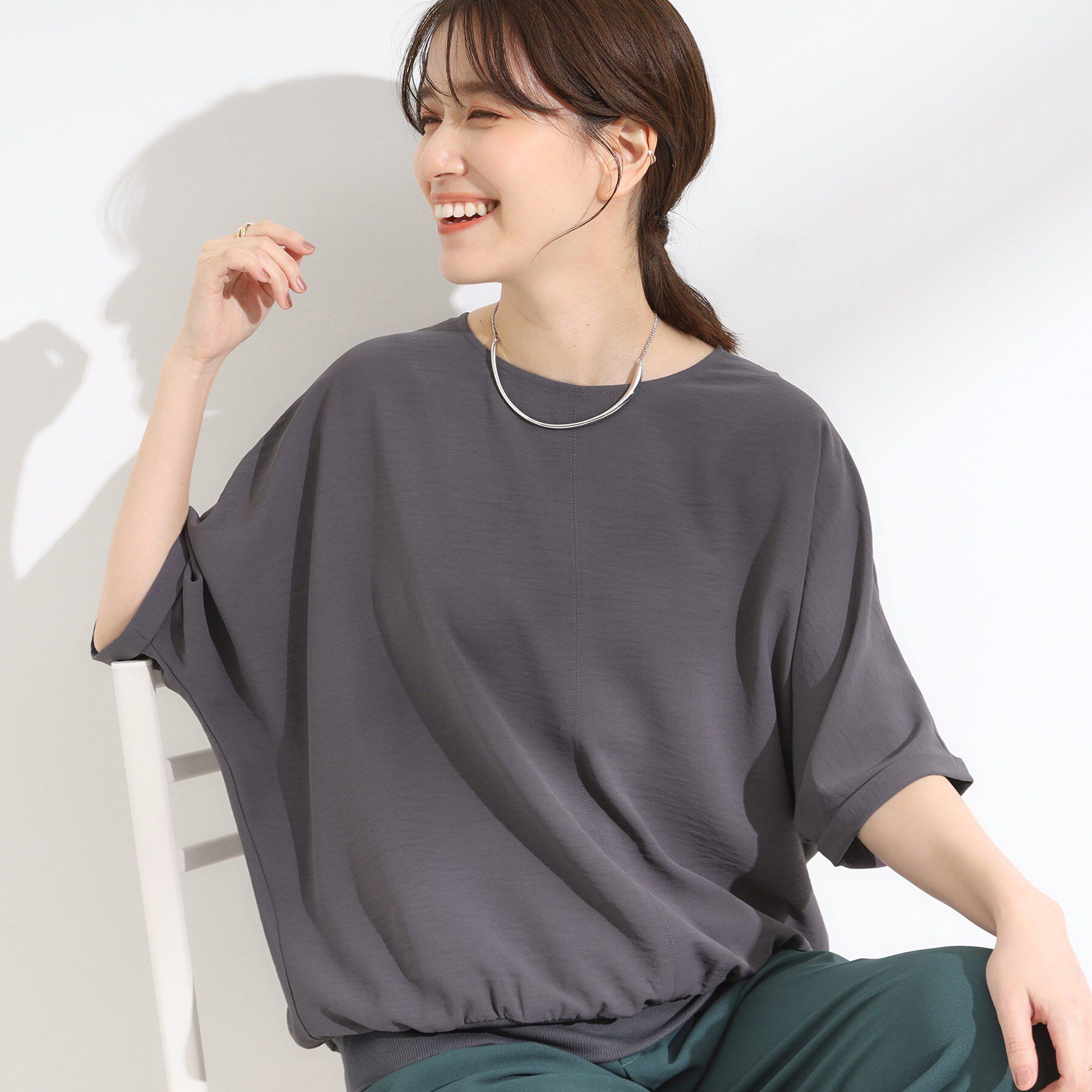 SHOO･LA･RUE「【洗濯後しわになりにくい】さらっとタッチの 5分袖ドルマンブラウス」|シャツ・ブラウス|チャコールグレー(0