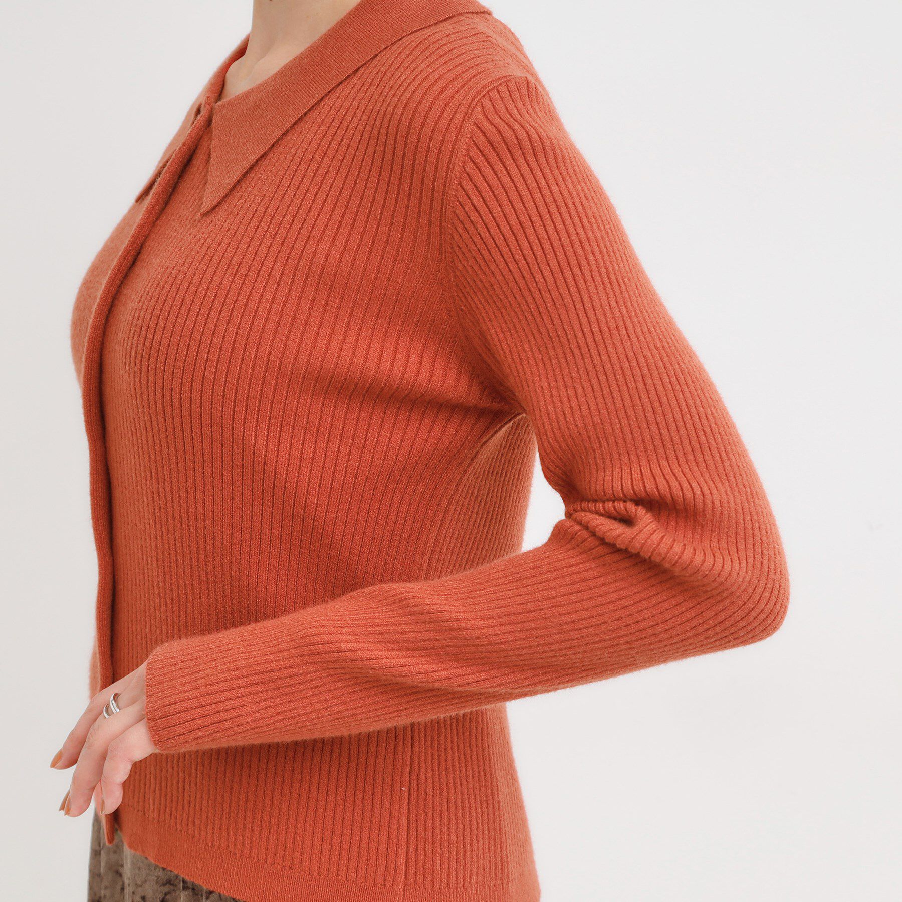 SHOO･LA･RUE「カジュアルながらも上品な 襟付きリブニット」|ニット・セーター|