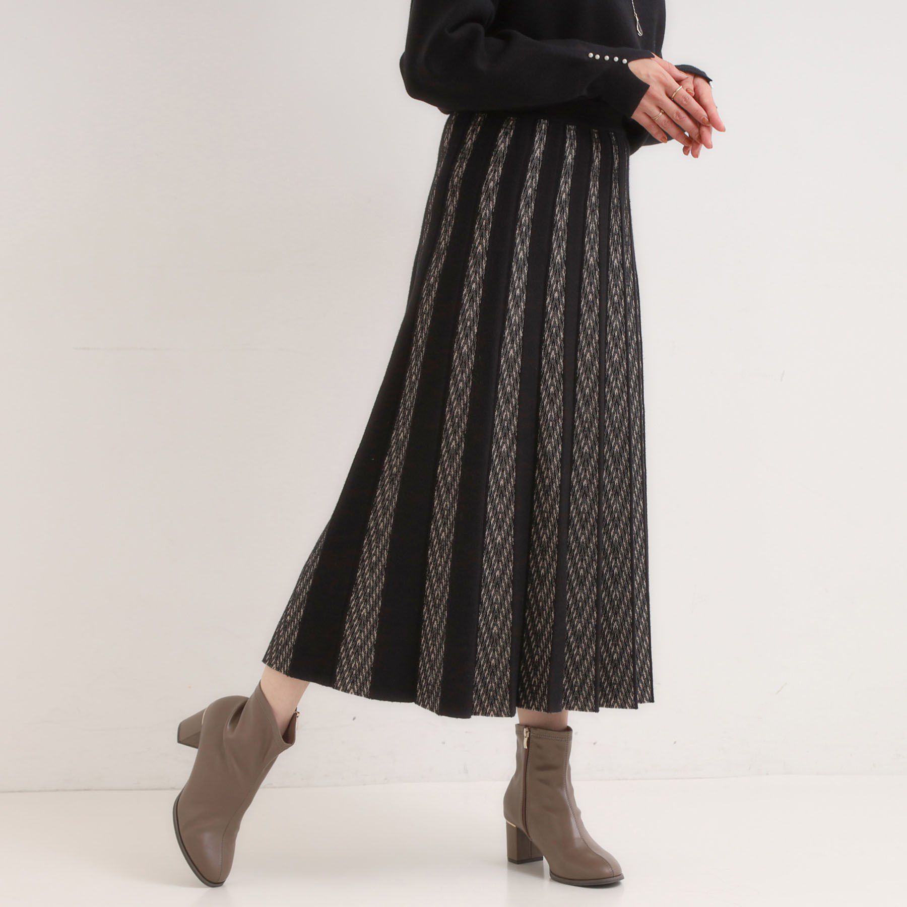 SHOO･LA･RUE「【高レビュー/セットアップ可】女性らしさ際立つ 洗えるもちもちニットスカート」|スカート|ブラック(319)