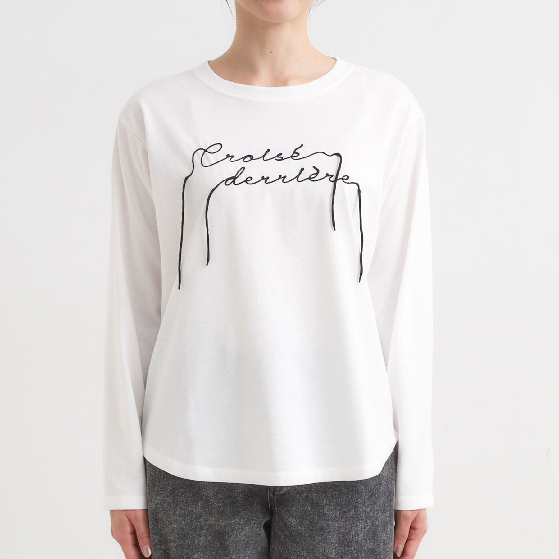 SHOO･LA･RUE「【洗濯機可/S-LL】周りと差がつく チェーンステッチロゴロンT」|Tシャツ・カットソー|