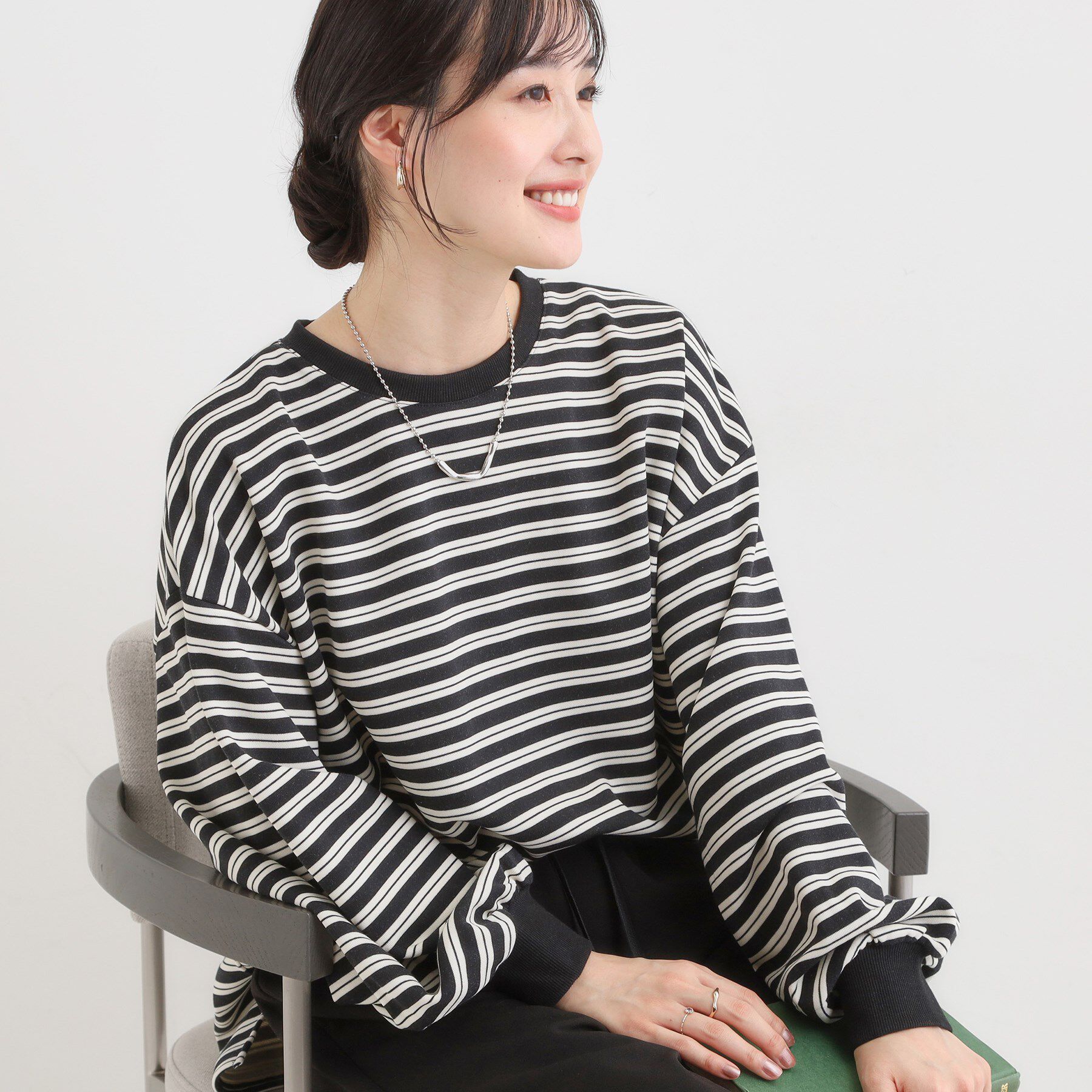 SHOO･LA･RUE「【S-LL/洗濯機可】マルチボーダー ミニ裏毛トップス」|Tシャツ・カットソー|ブラック(319)