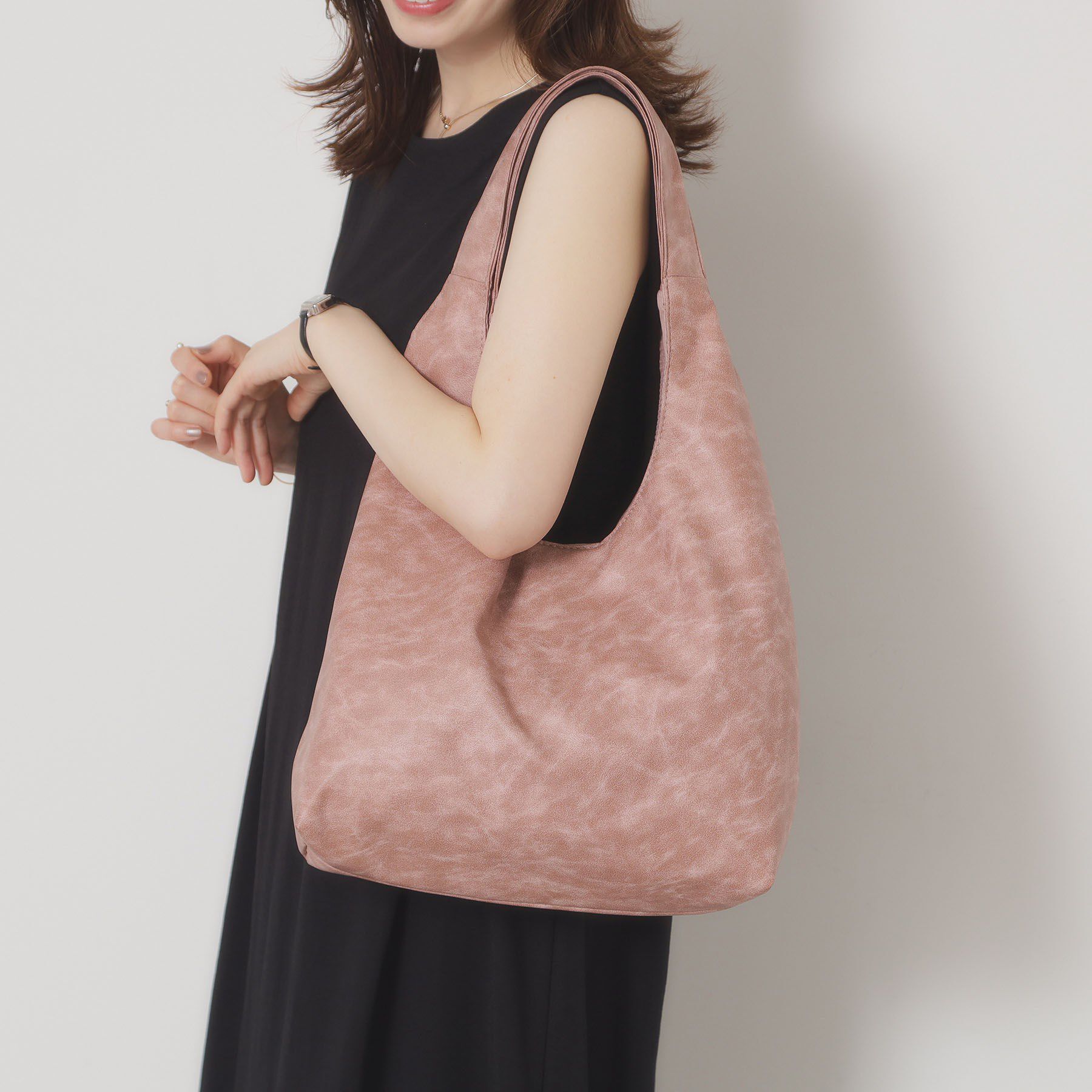 ITS&rsquo;DEMO「【A4対応】ヴィンテージ合皮ラウンドトート」|トートバッグ|ピンク(072)