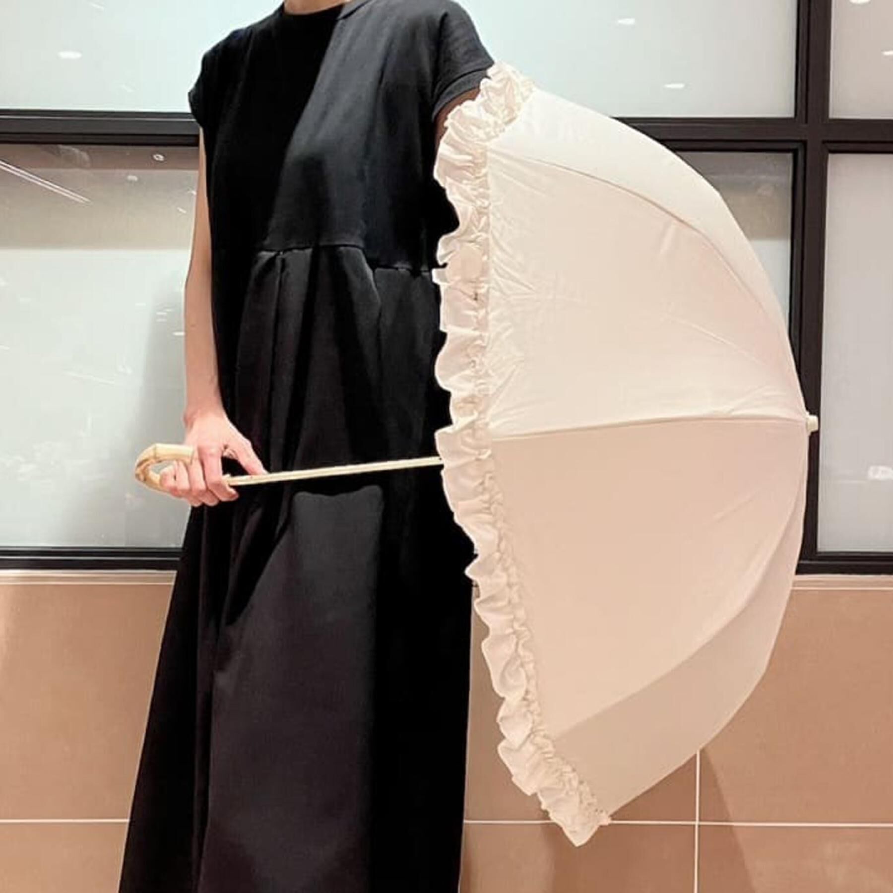 Ober Tashe「pink trick/ピンクトリック　遮光率100％！2段折傘フリル折りたたみ日傘（晴雨兼用）」|傘|