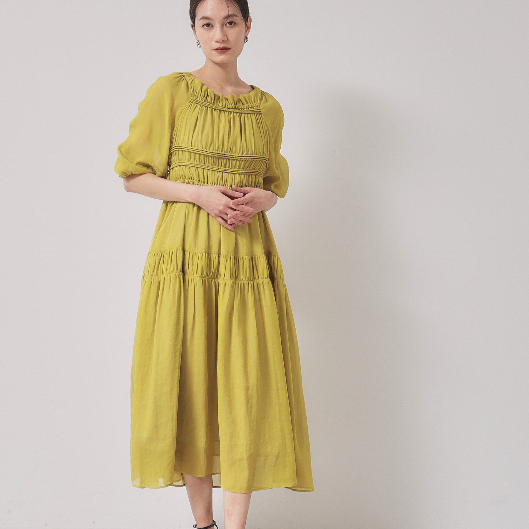 SunaUna「【パウダーシフォン／シャーリング】ロングワンピース」|ワンピース|イエロー(032)