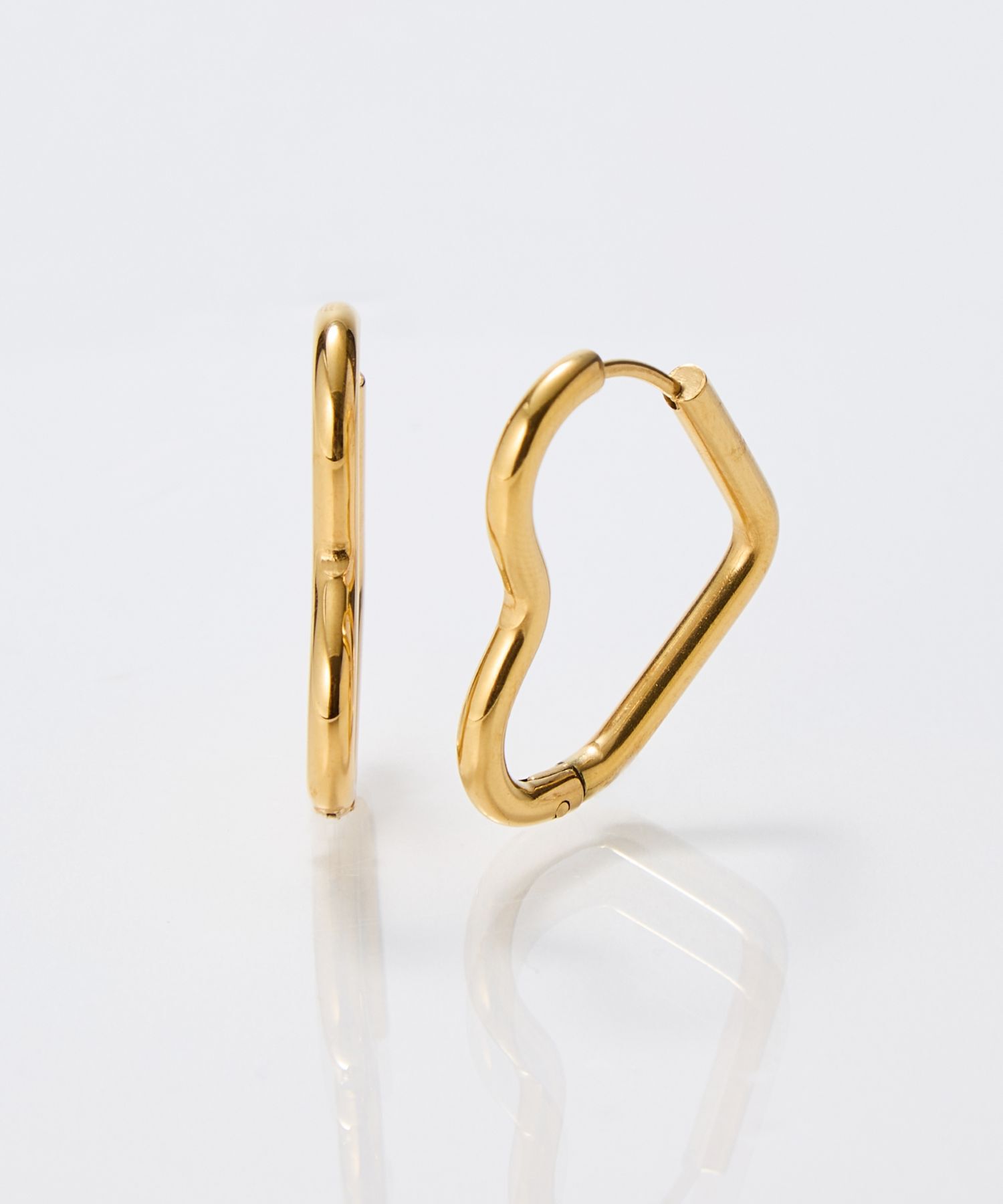 Phoebe「【金属アレルギー対応】グロウハートフープワンタッチピアス　ゴールド/ステンレス」|ピアス|