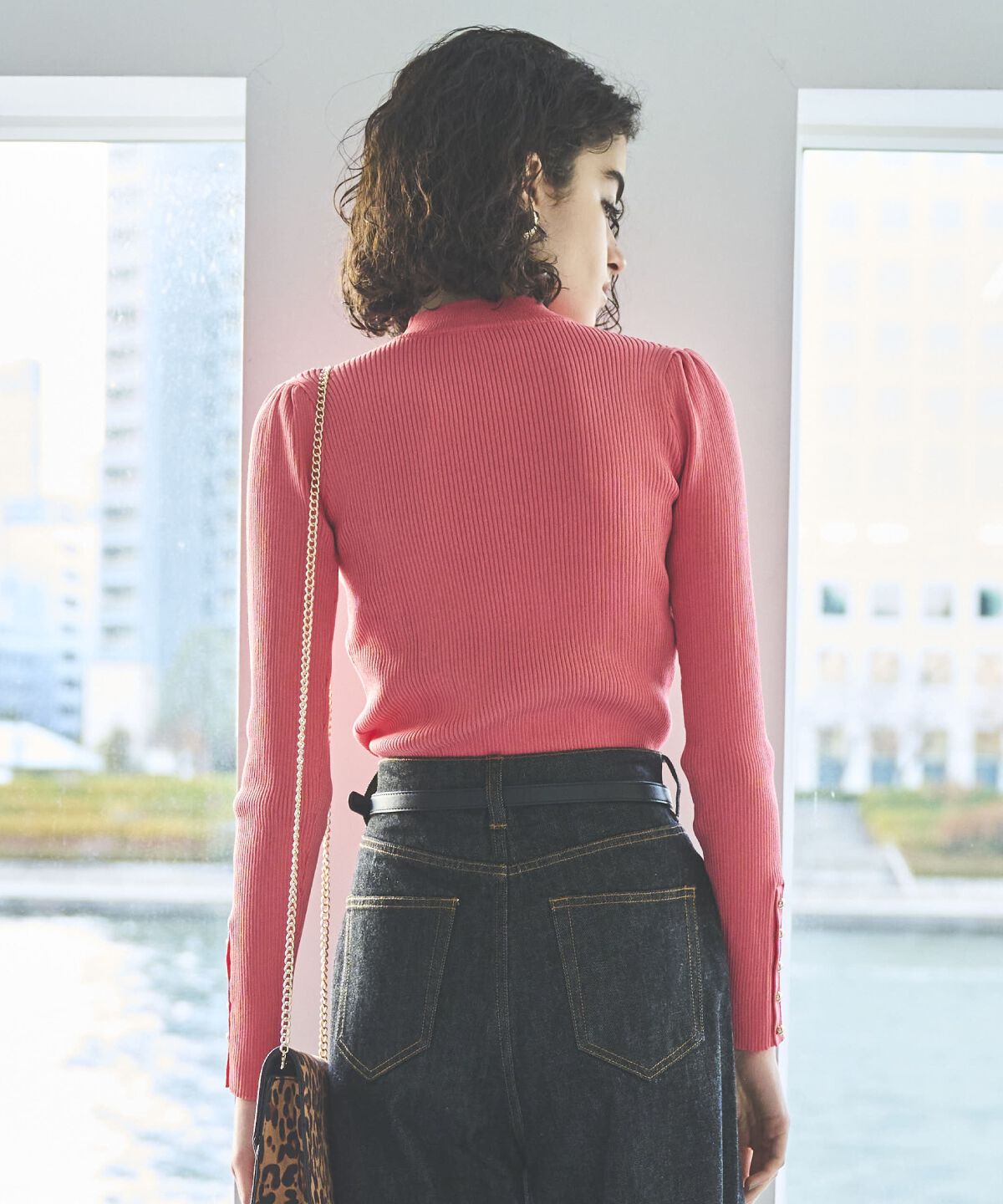 アンドクチュール「袖ボタンハイネックリブプルオーバー」|ニット・セーター|