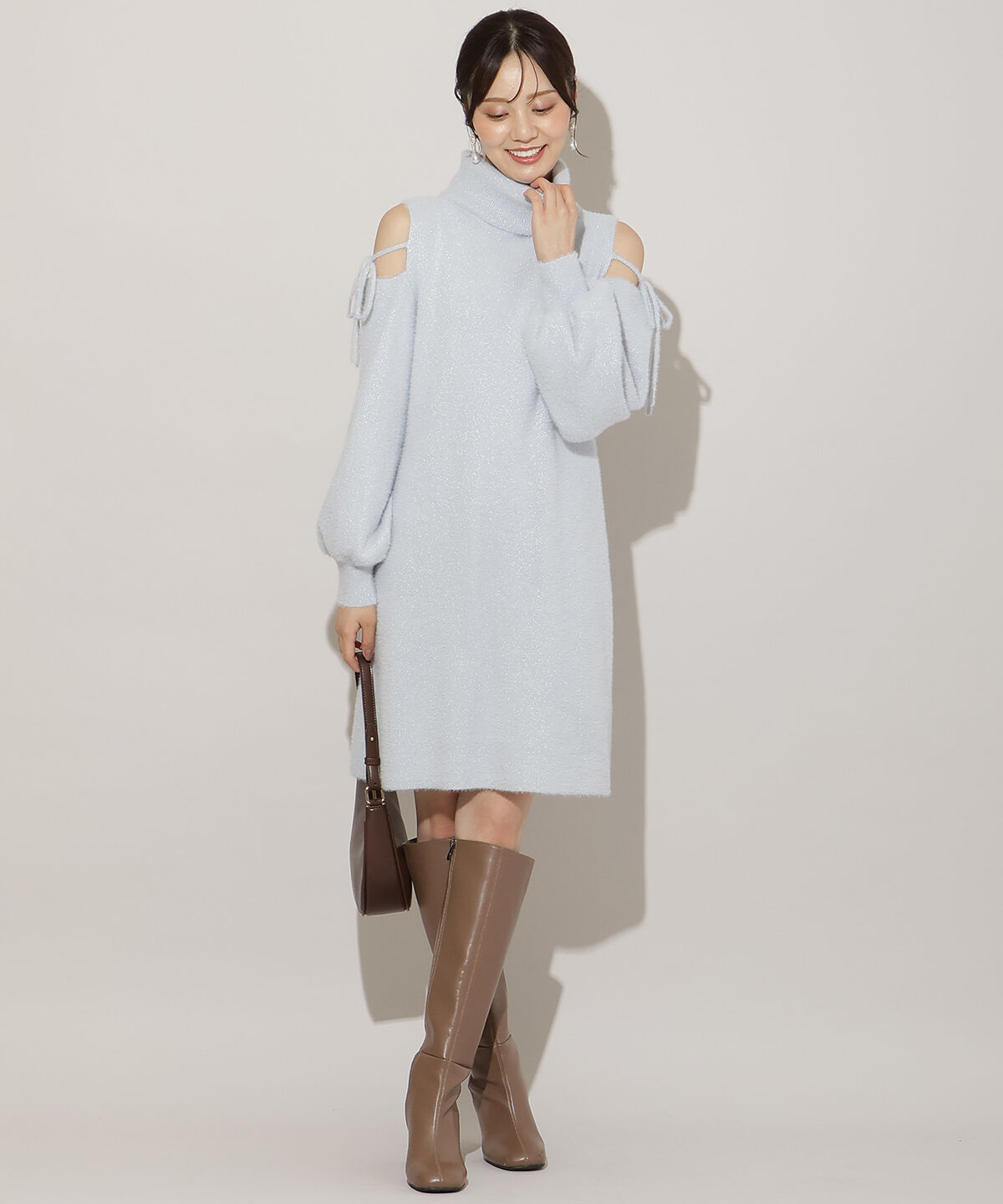 WILLSELECTION「オープンショルダーラメフェザーニットワンピース」|ワンピース|サックス