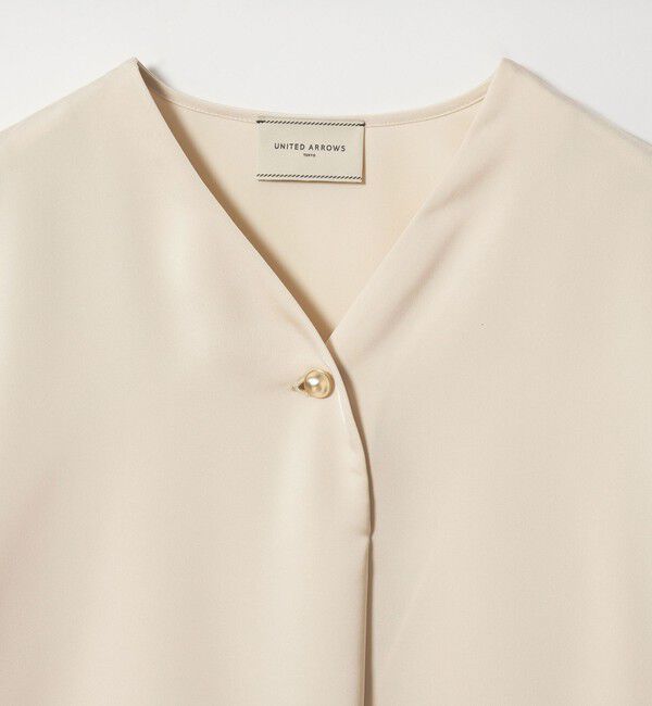UNITED ARROWS「サテン Vネック ブラウス ‐ウォッシャブル‐」|シャツ・ブラウス|