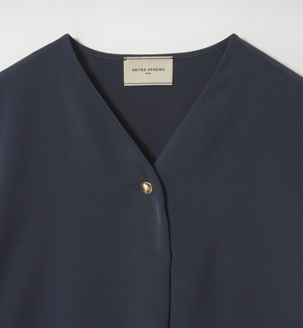 UNITED ARROWS「サテン Vネック ブラウス ‐ウォッシャブル‐」|シャツ・ブラウス|