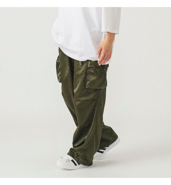 BEAMS「【別注】Gramicci / シャイニーナイロン 6ポケットパンツ」|チノ|