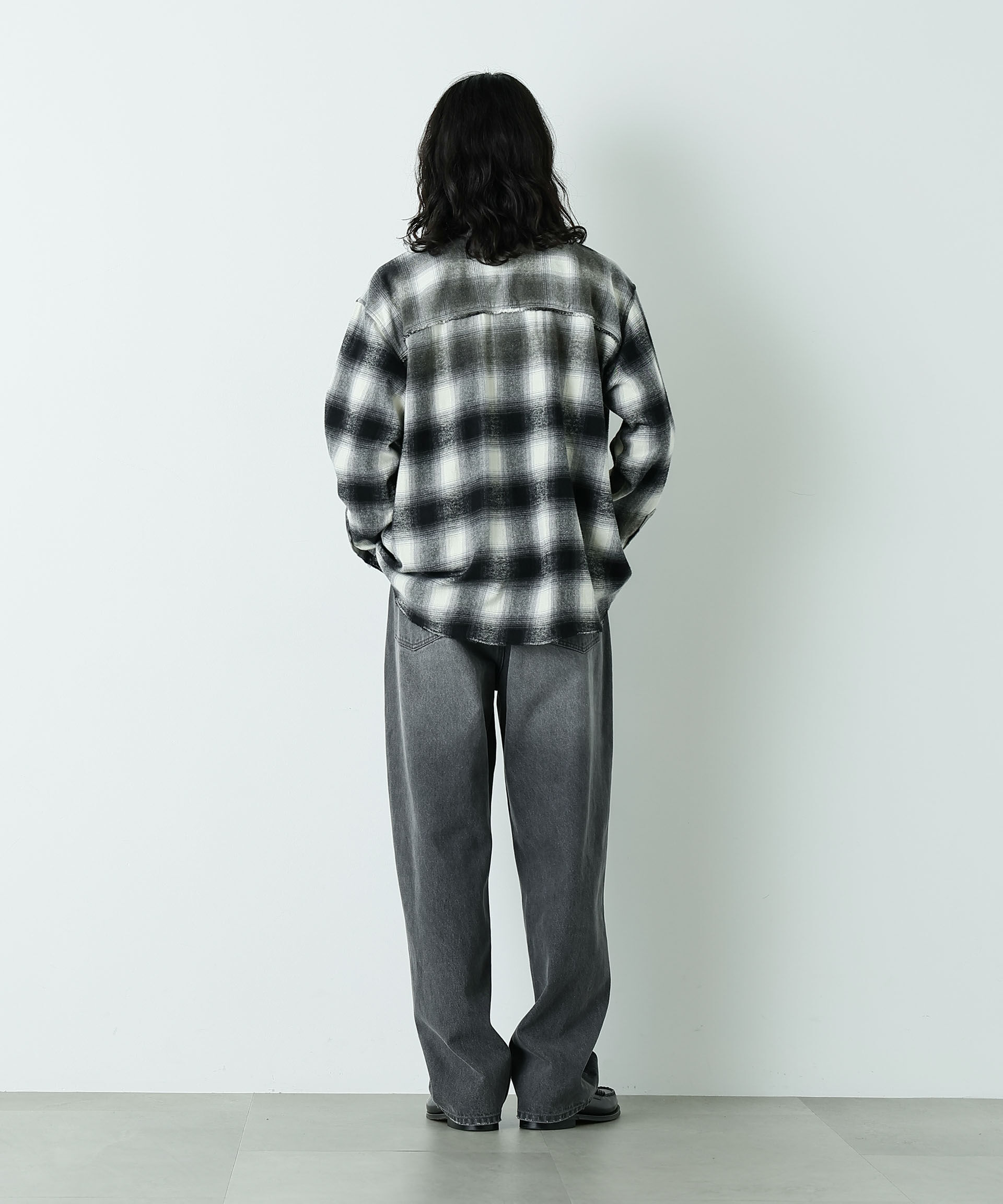 nano･universe「｢HOTEL PALACE｣ フェードデニム ルーズシルエットパンツ」|チノ|