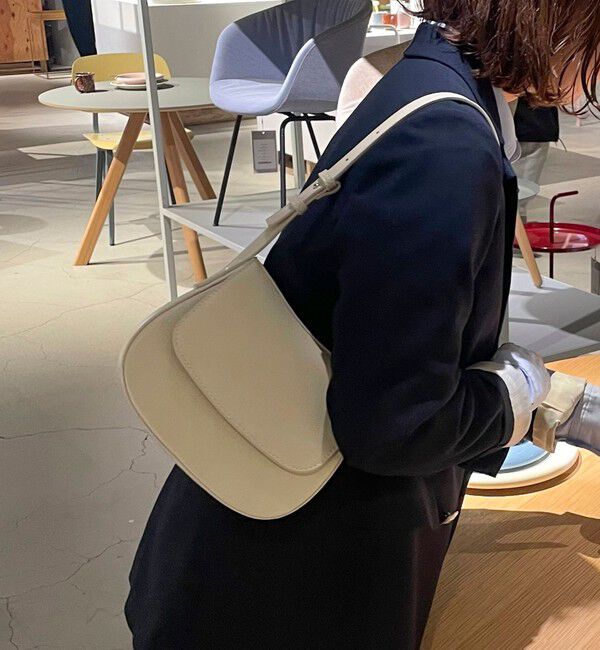 fredy emue「フラップラウンドワンショルバッグ」|ショルダー・メッセンジャー|