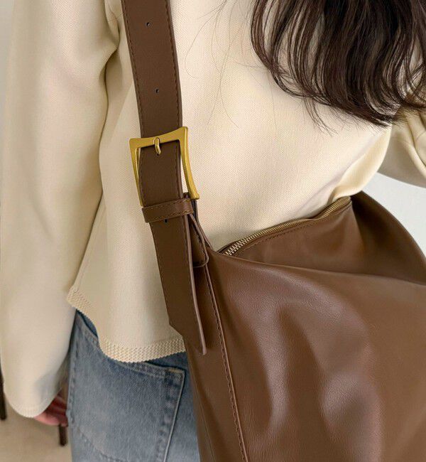 fredy emue「フェイクレザービッグショルダーバッグ」|ショルダー・メッセンジャー|