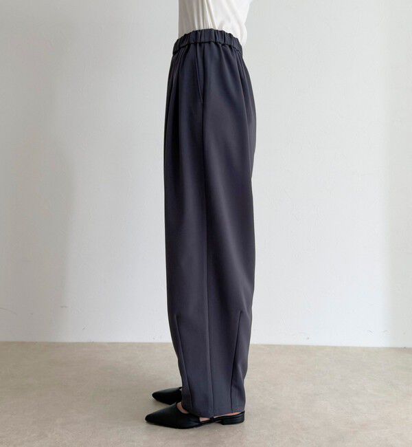 fredy emue「コクーンギャザーパンツ」|チノ|