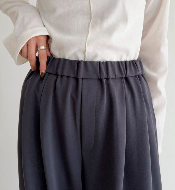 fredy emue「コクーンギャザーパンツ」|チノ|