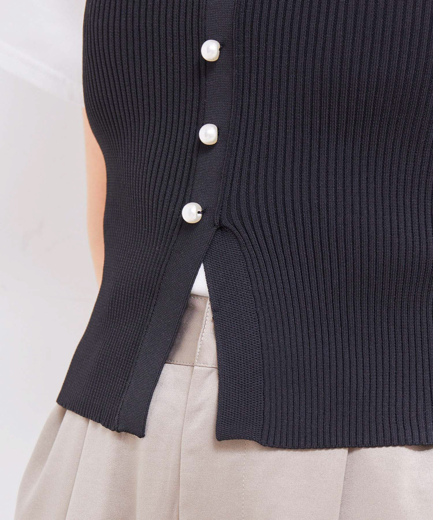 VIS「【洗える】パール釦ニットビスチェ」|ニット・セーター|
