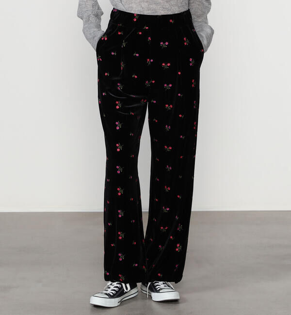  「TICCA | 〈別注〉 フラワーエンブロイダリー ベロアパンツ WOMEN」|チノ|BLACK