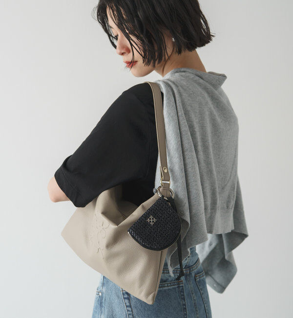  「エンボスモノグラムショルダーバッグ」|ショルダー・メッセンジャー|