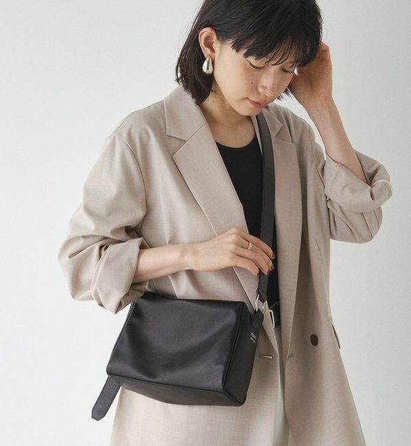  「レザースクエアショルダーバッグ」|ショルダー・メッセンジャー|