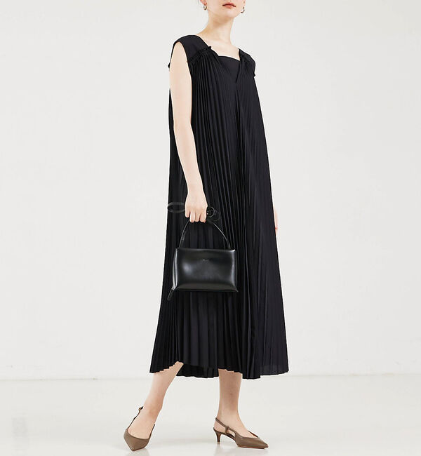 qualite「サーキュラープリーツワンピース」|ワンピース|ブラック