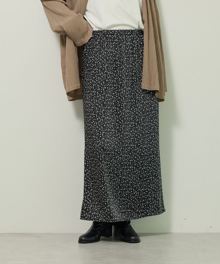 Green Parks「すっきり見えシルエットサテンナロースカート」|タイト|Flower Black
