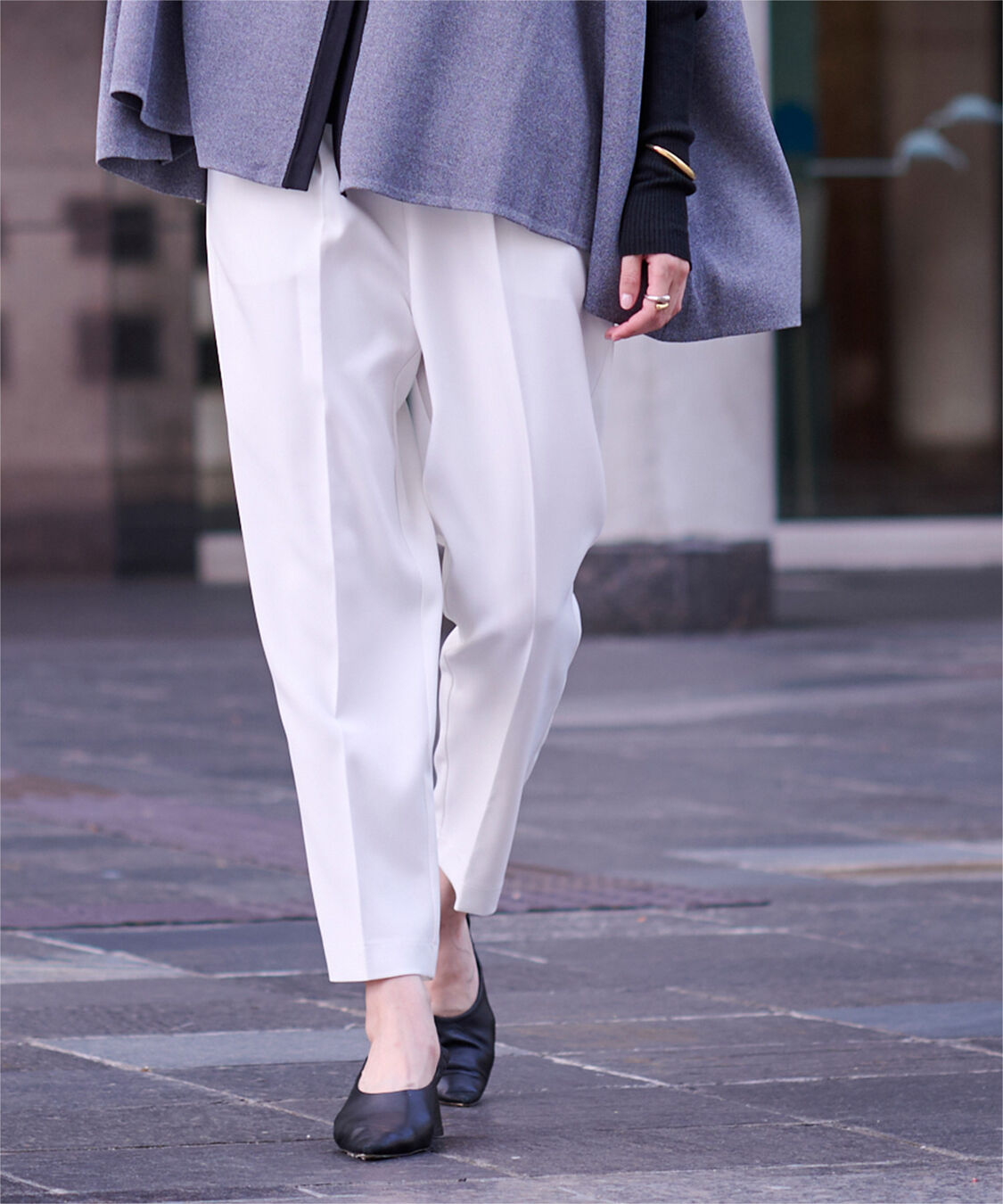 ur's「ハイウエストタックテーパードパンツ」|スラックス|