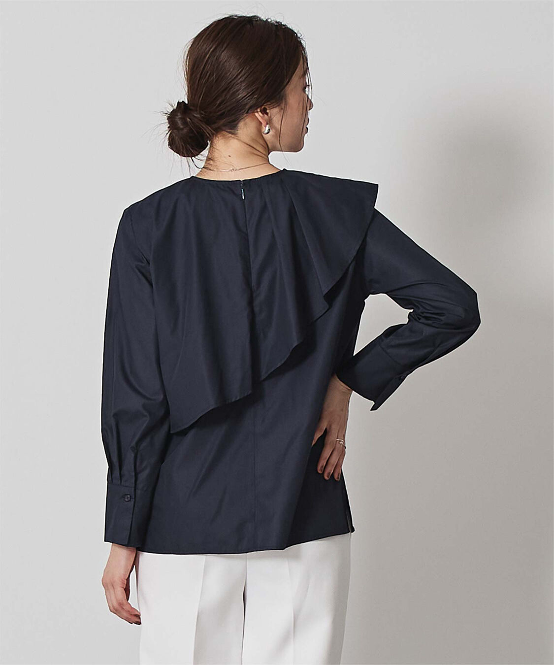 ur's「アシンメトリーラッフルデザインブラウス」|シャツ・ブラウス|