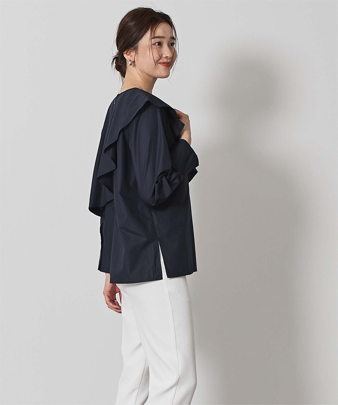 ur's「アシンメトリーラッフルデザインブラウス」|シャツ・ブラウス|