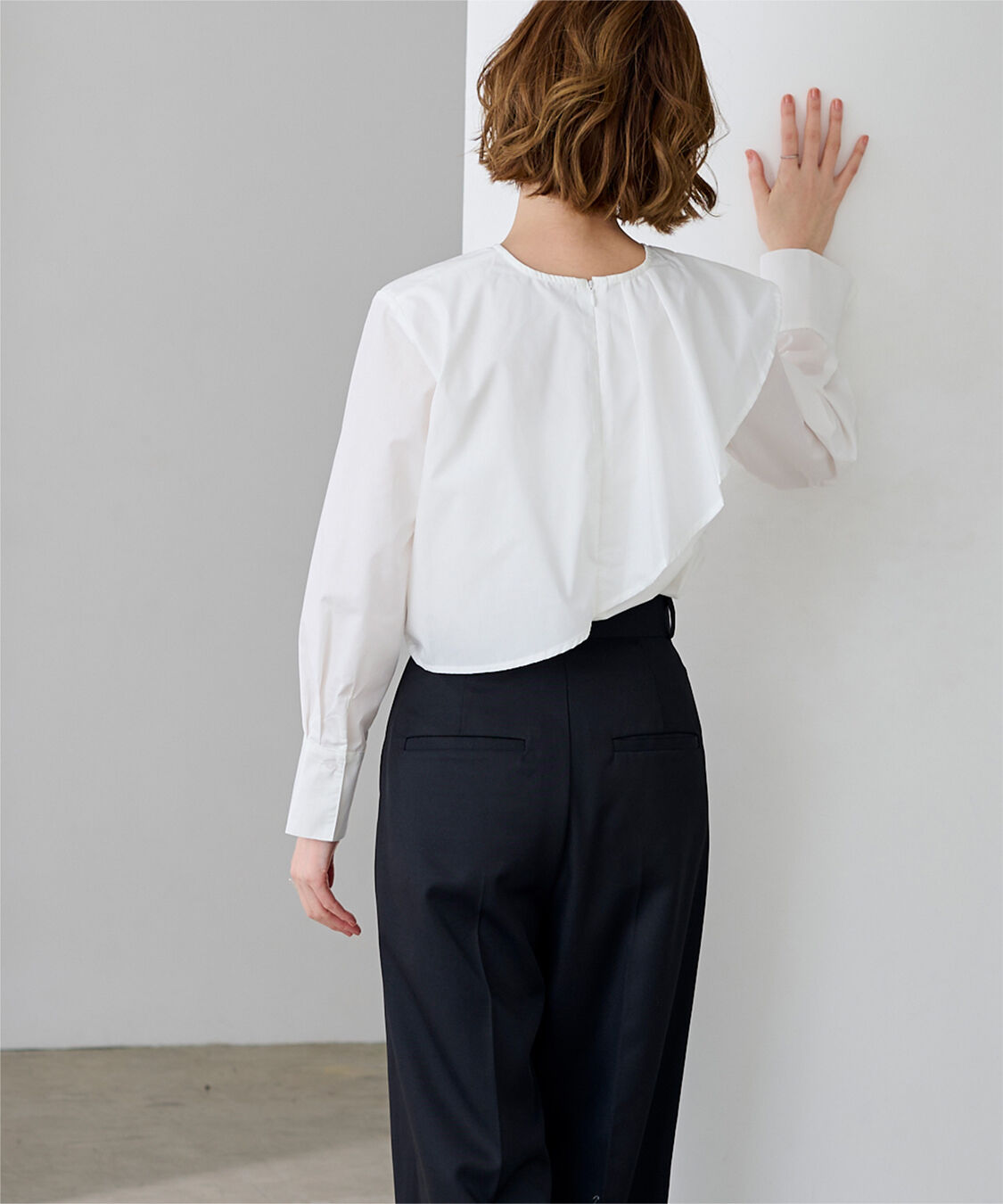 ur's「アシンメトリーラッフルデザインブラウス」|シャツ・ブラウス|