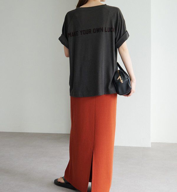  「ロゴ刺繍&times;フロッキープリント麻混Tシャツ」|Tシャツ・カットソー|