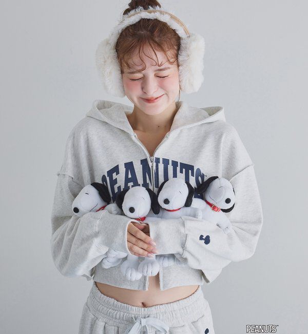  「【PEANUTSコラボ】スヌーピー刺繍入りパーカー」|パーカー|