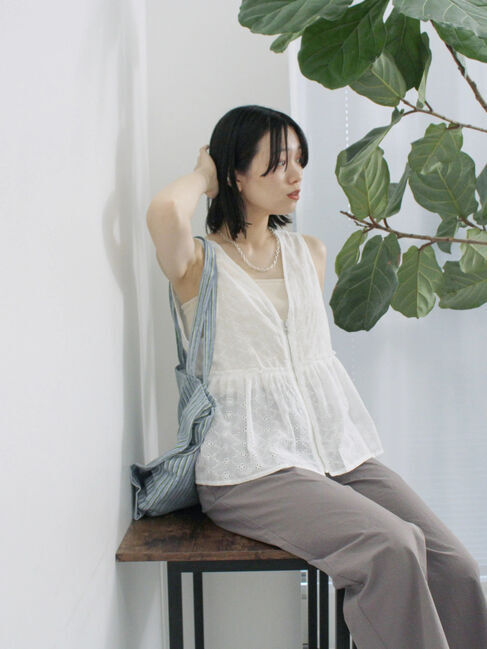 Samansa Mos2 blue「カットワークレースベスト」|シャツ・ブラウス|