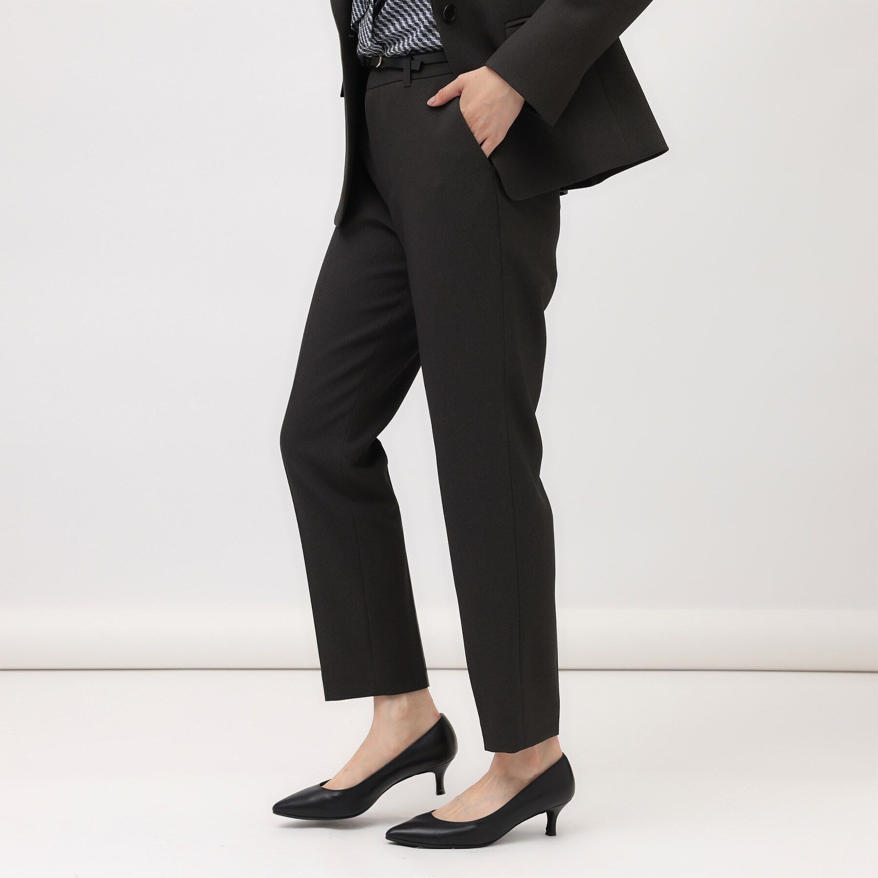 UNTITLED「【通勤スーツ／入卒/セレモニー】ウーステッドカルゼ テーパードパンツ」|その他|