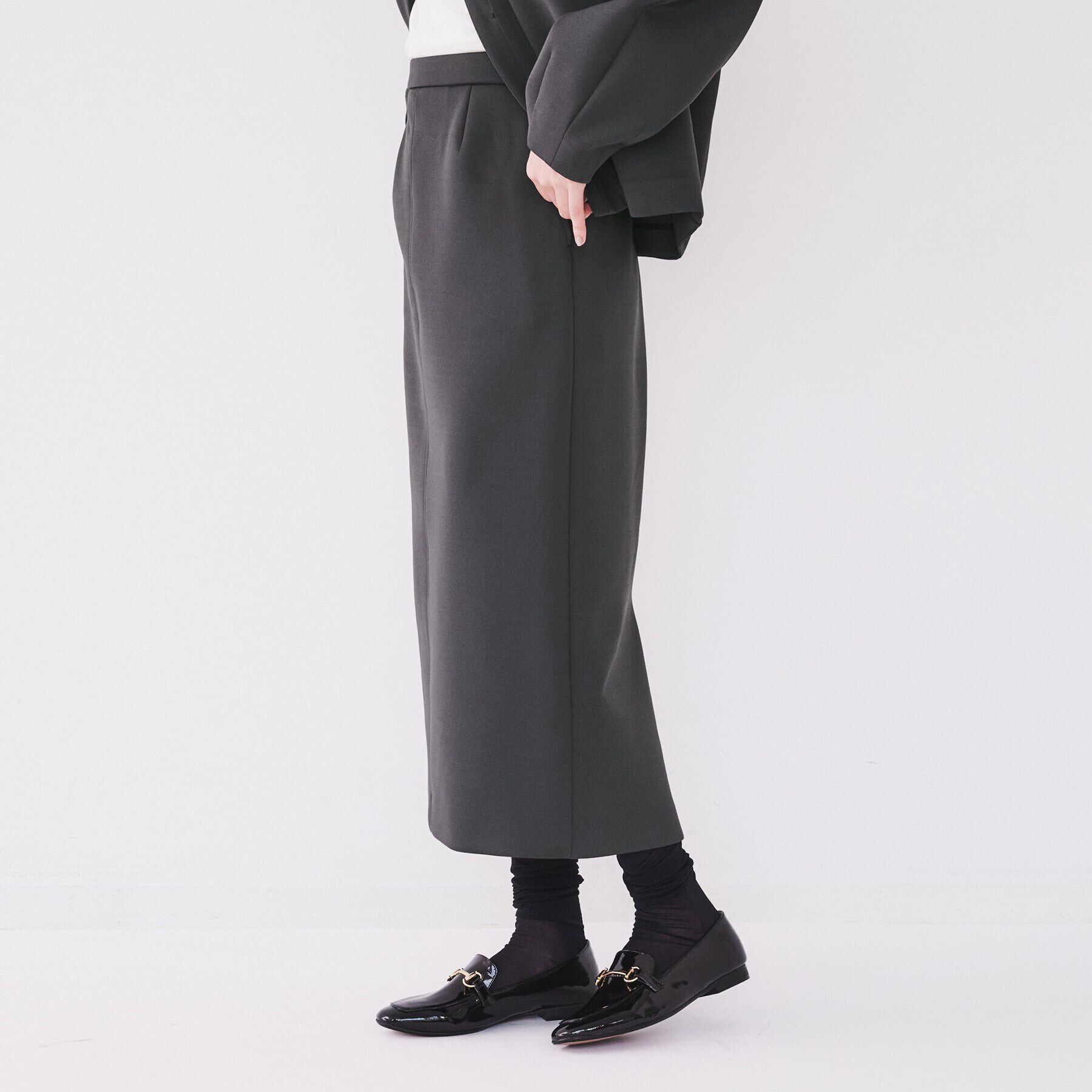 UNTITLED「【セットアップ可能/後ろウエストゴム】ダンボールジャージ ナロースカート」|スカート|