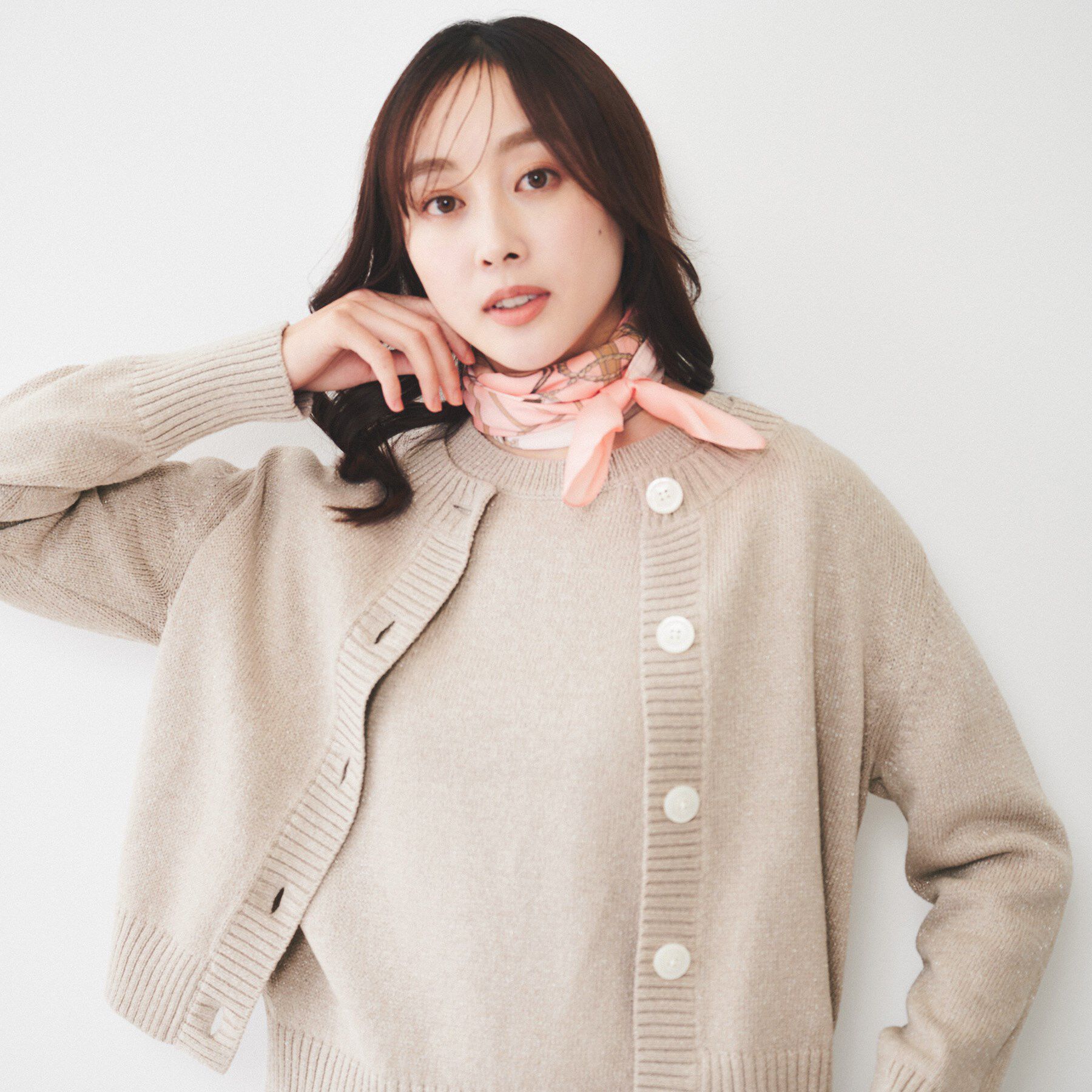 UNTITLED「【アンサンブル可能/ラメ調】コンパクトニットカーディガン」|カーディガン|