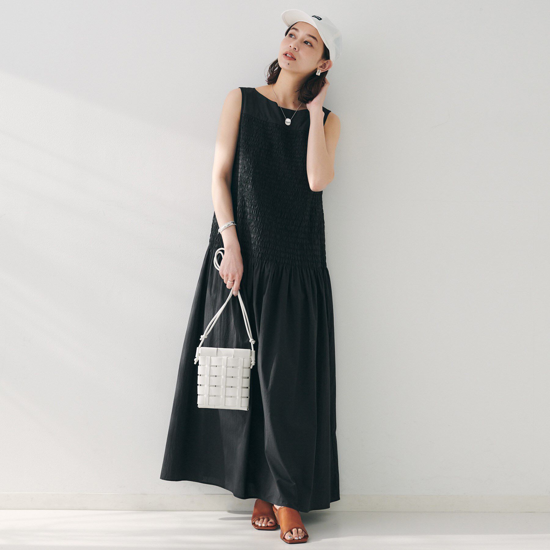 UNTITLED「【コットン100/夏ワンピ/ナロー】シャーリングワンピース」|ワンピース|