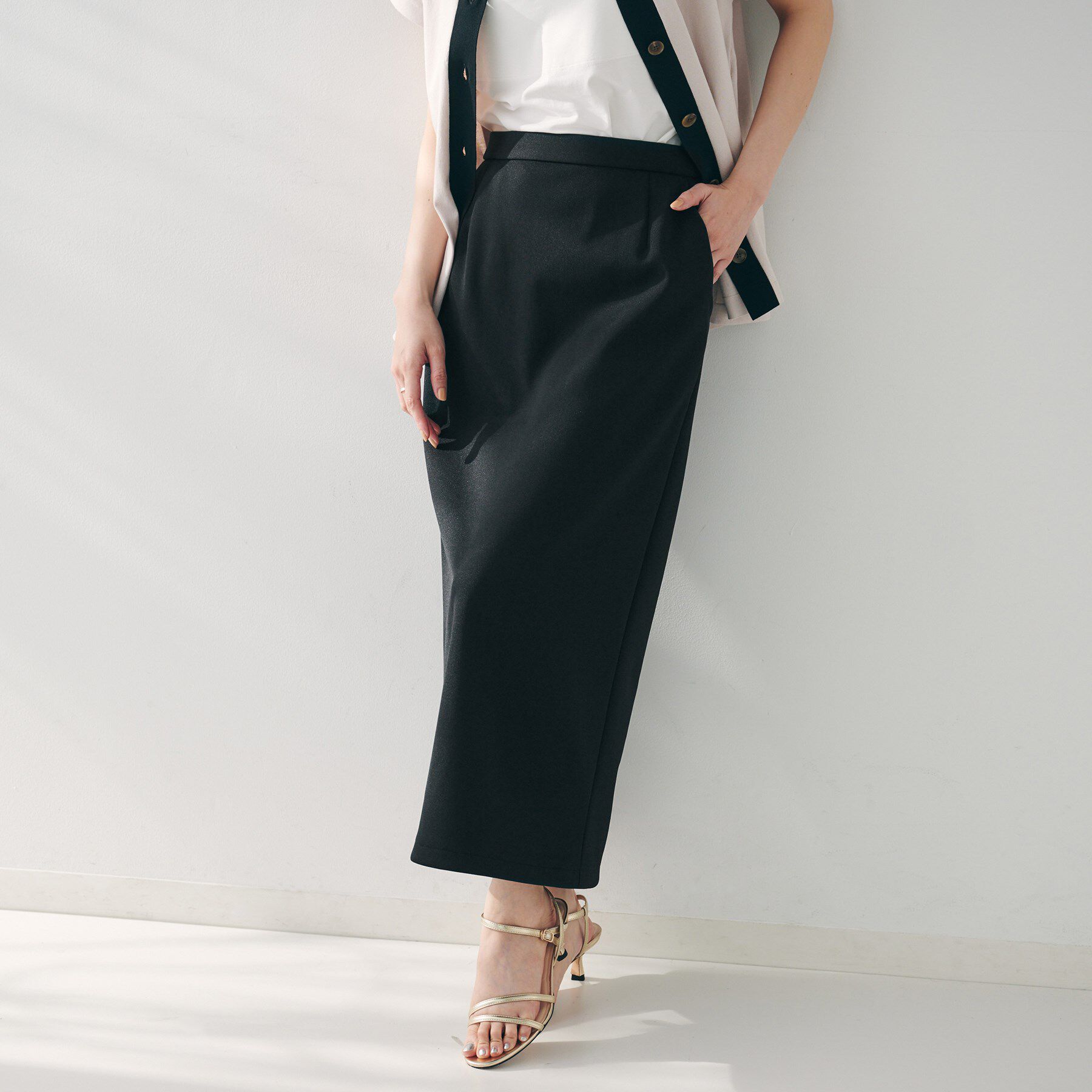 UNTITLED「【後ろウエストゴム/ストレッチ性/オンオフ】ジャージナロースカート」|スカート|