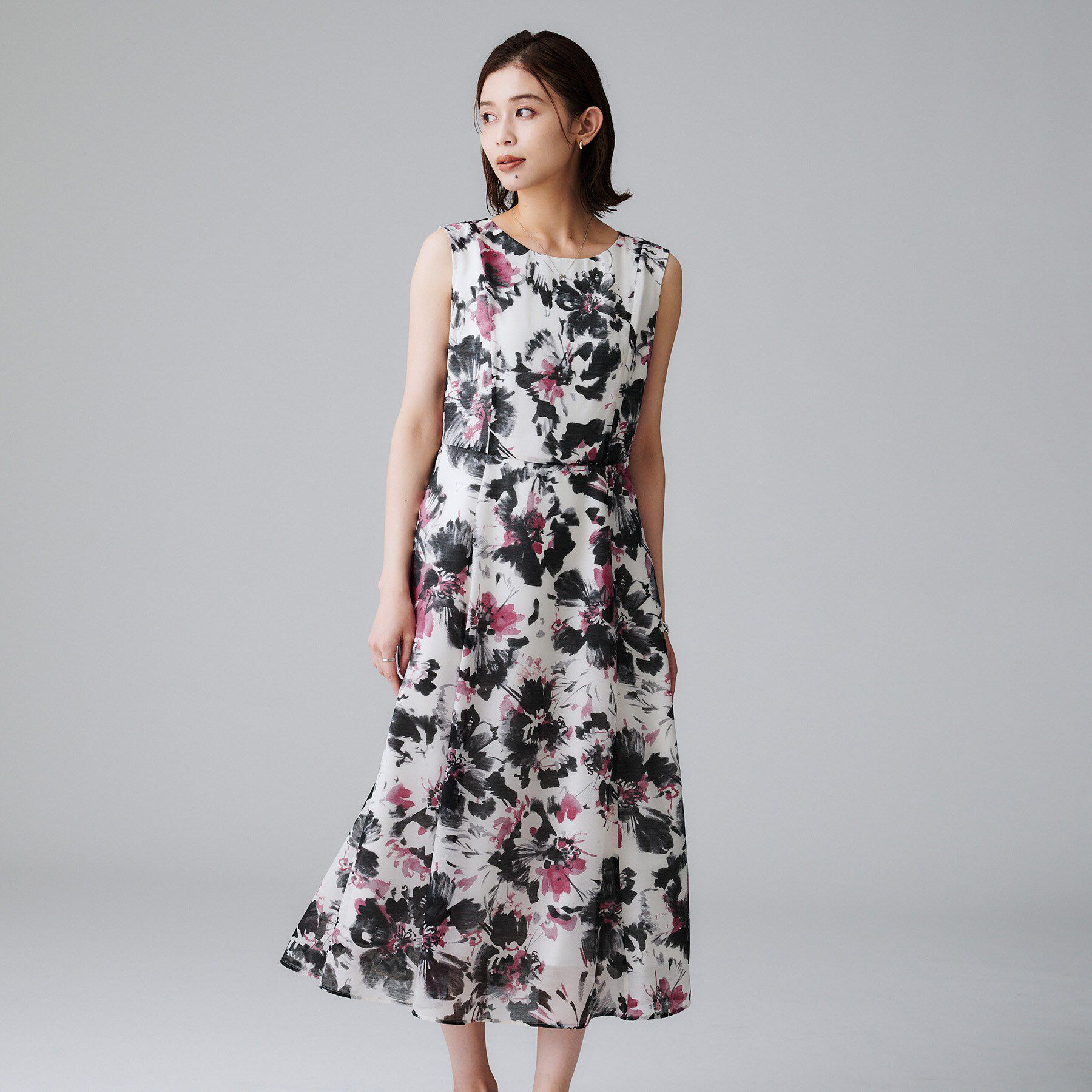 UNTITLED「【シアー/エレガント/花柄/夏ワンピ】ペイントフラワーワンピース」|ワンピース|