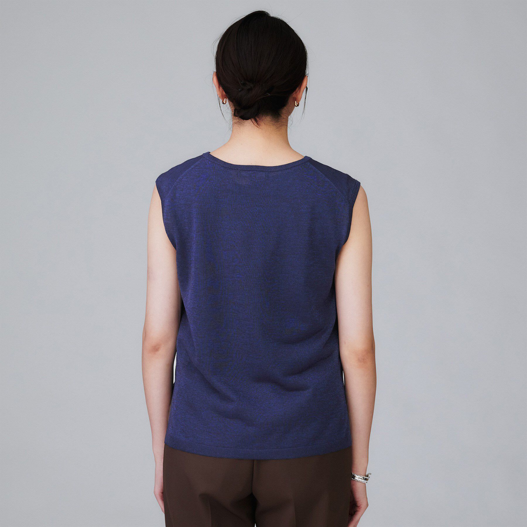 UNTITLED「【アンサンブル可/洗える】シアーノースリーブ プルオーバー」|ニット・セーター|