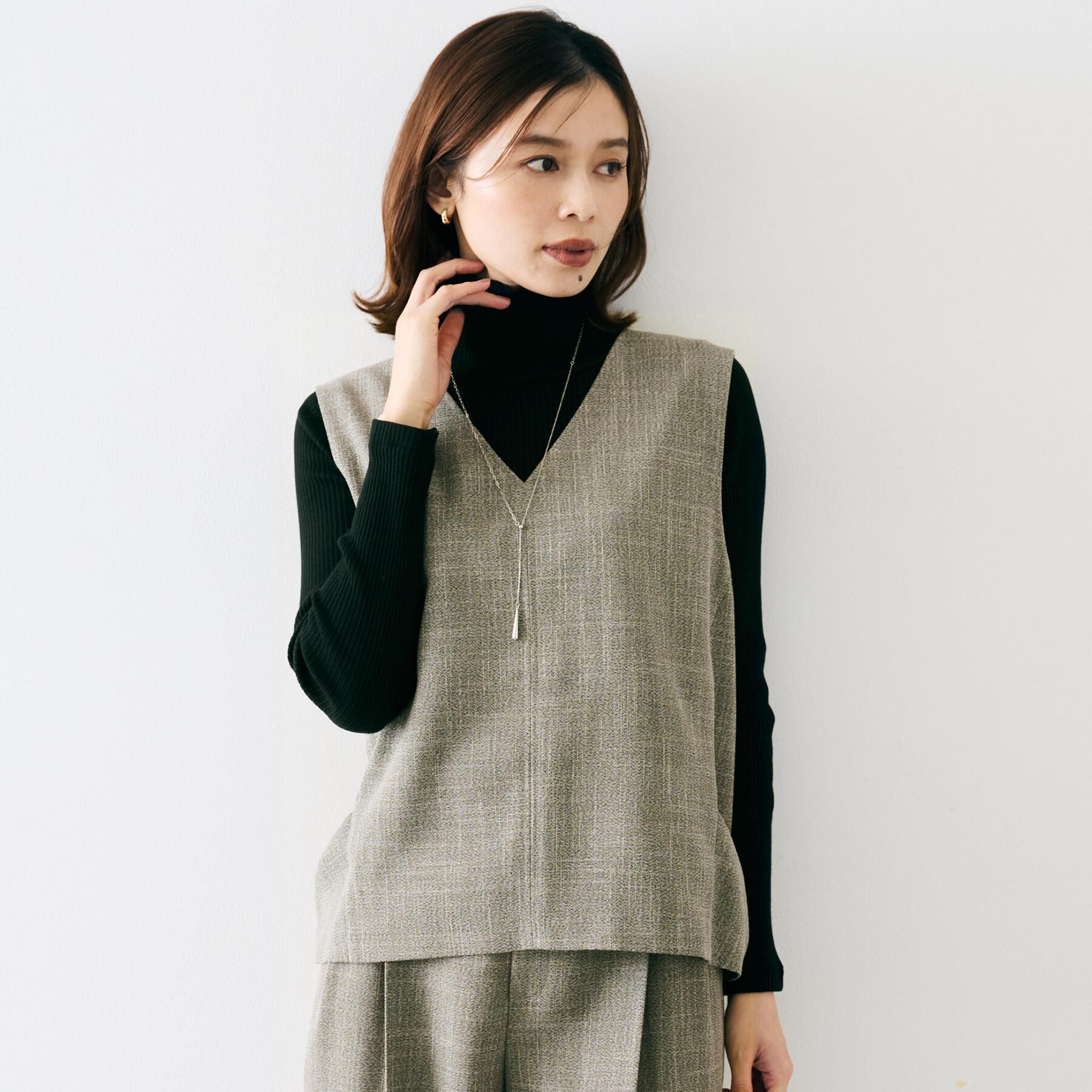 UNTITLED「【セットアップ可/洗える】梳毛調合繊Vネックベスト」|シャツ・ブラウス|ライトベージュ(05