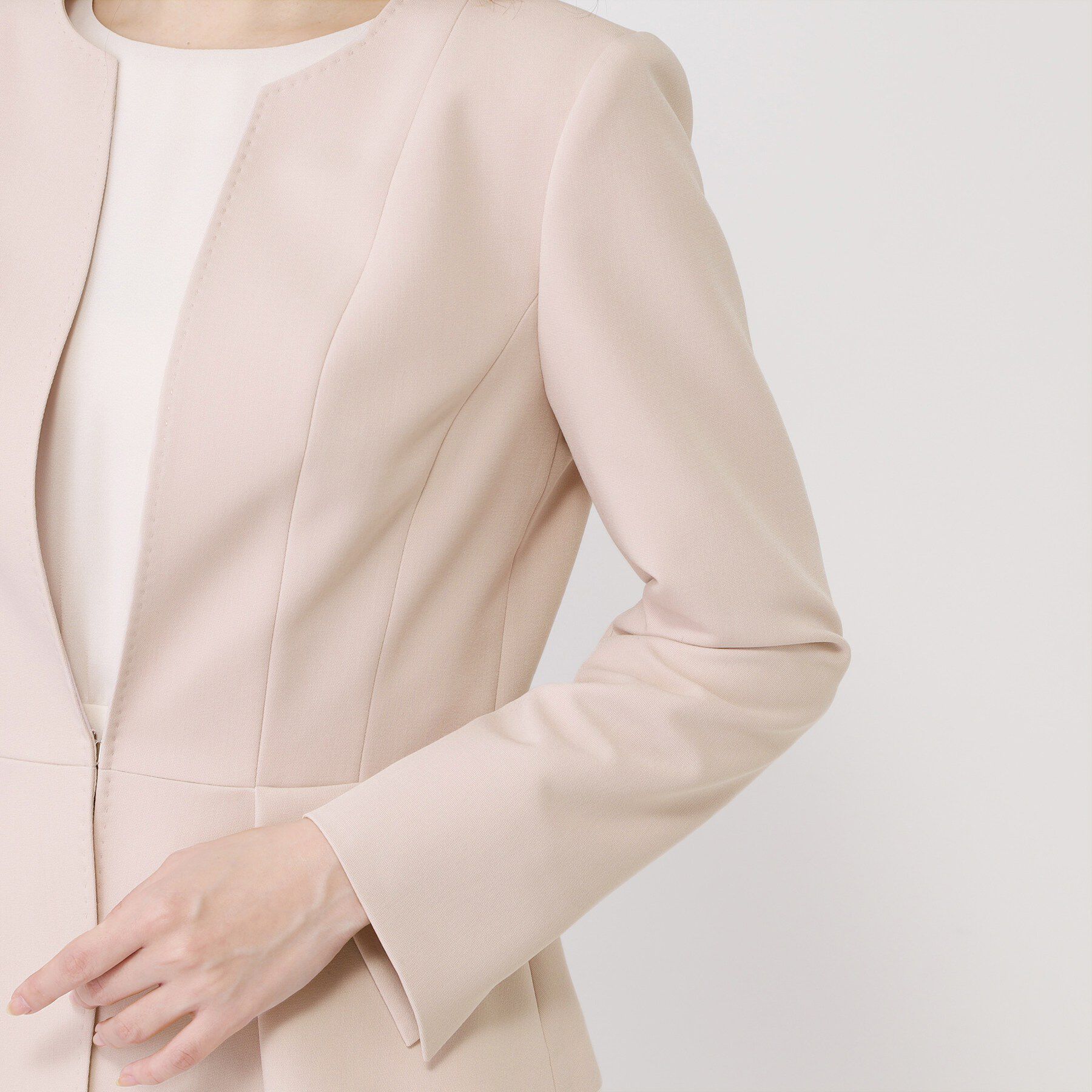 COUP DE CHANCE「【手洗い可／日本製／スーツ可】ペプラムデザインのカラーレスジャケット」|ノーカラージャケット|
