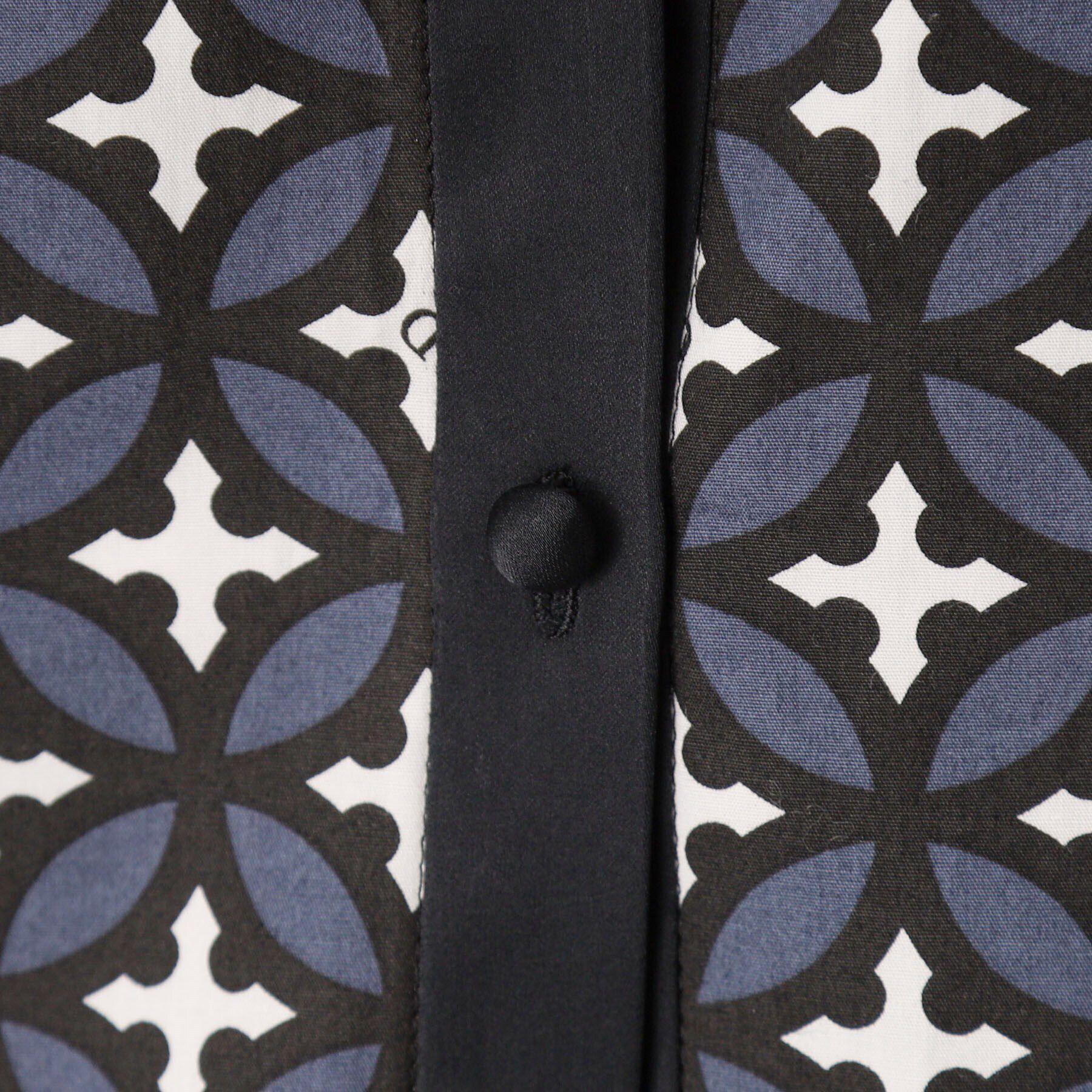 DRESSTERIOR「【大人百花春号掲載 モデル美香さん着用】オーバーラップウィングスリーブブラウス」|シャツ・ブラウス|