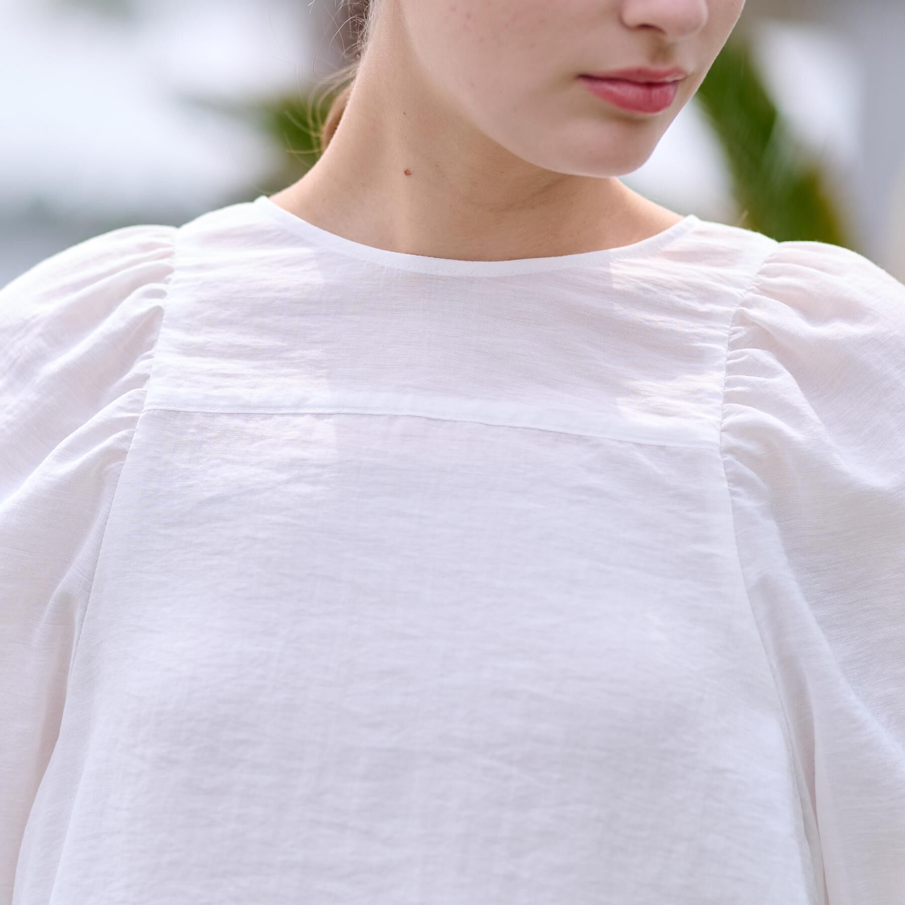 DRESSTERIOR「【洗える/清涼感】ボリュームスリーブバックジップブラウス」|シャツ・ブラウス|