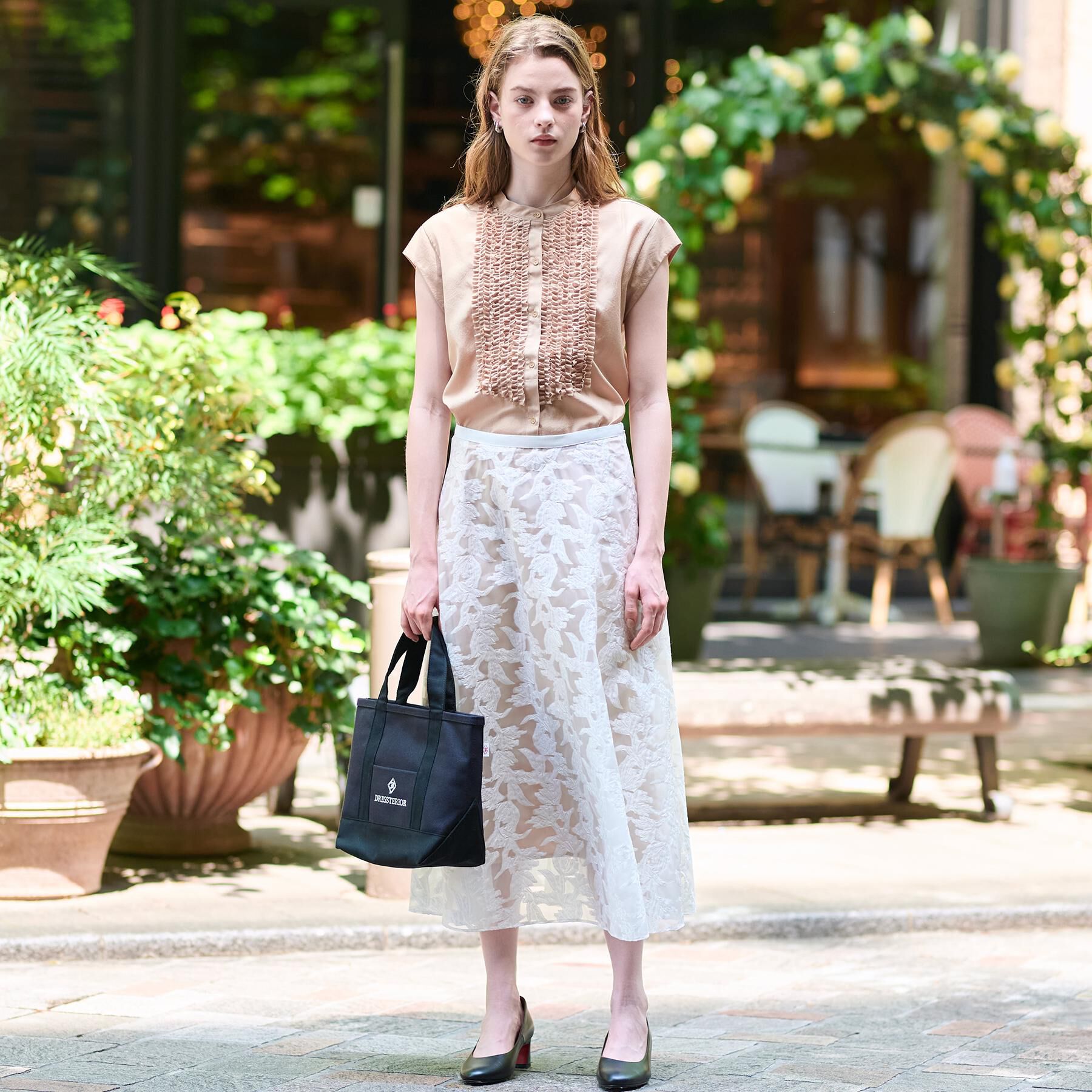 DRESSTERIOR「【撥水/UVカット/接触冷感】バンドカラーフレンチスリーブフリルブラウス」|シャツ・ブラウス|