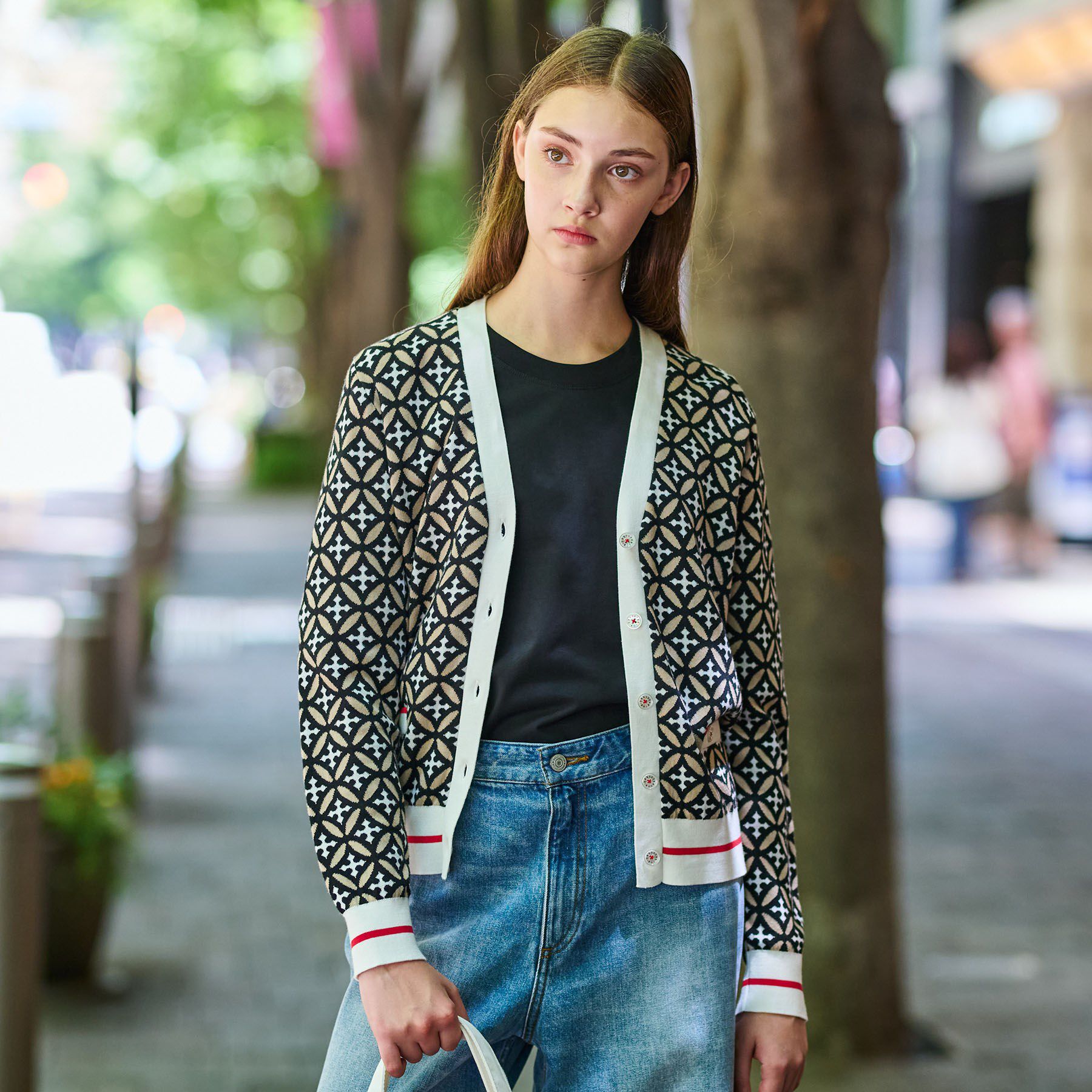 DRESSTERIOR「オーバーラップサークルVネックカーディガン」|カーディガン|